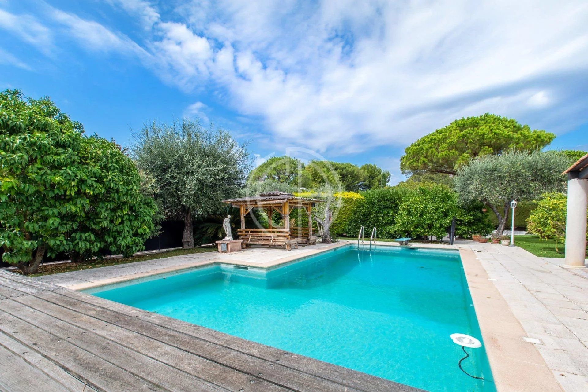 House in Villefranche-sur-Mer, Provence-Alpes-Cote d'Azur 12197227