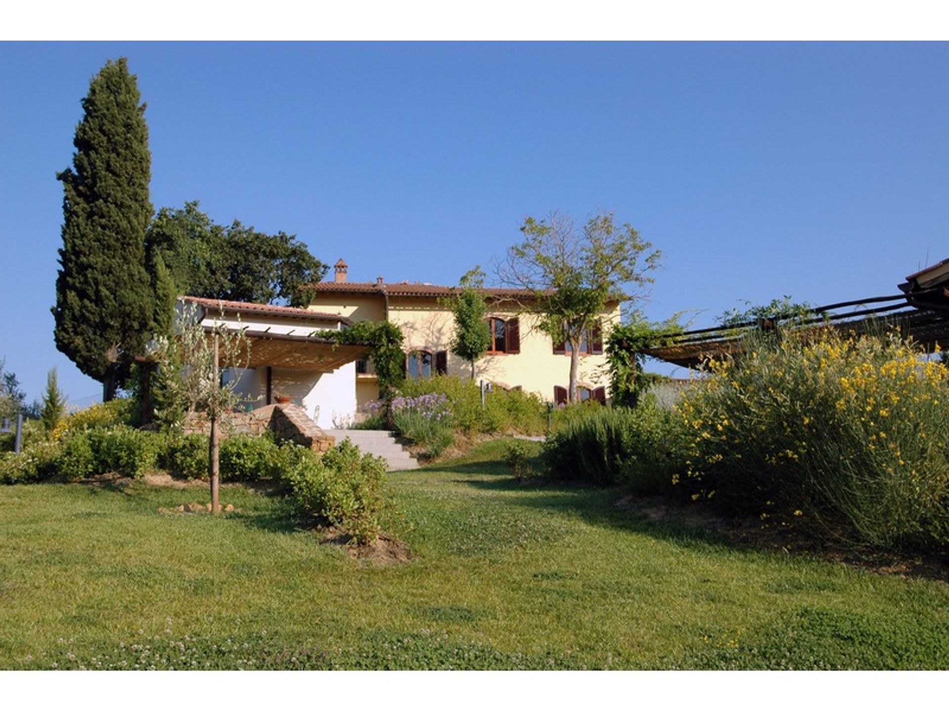 House in San Gimignano, Tuscany 12197877