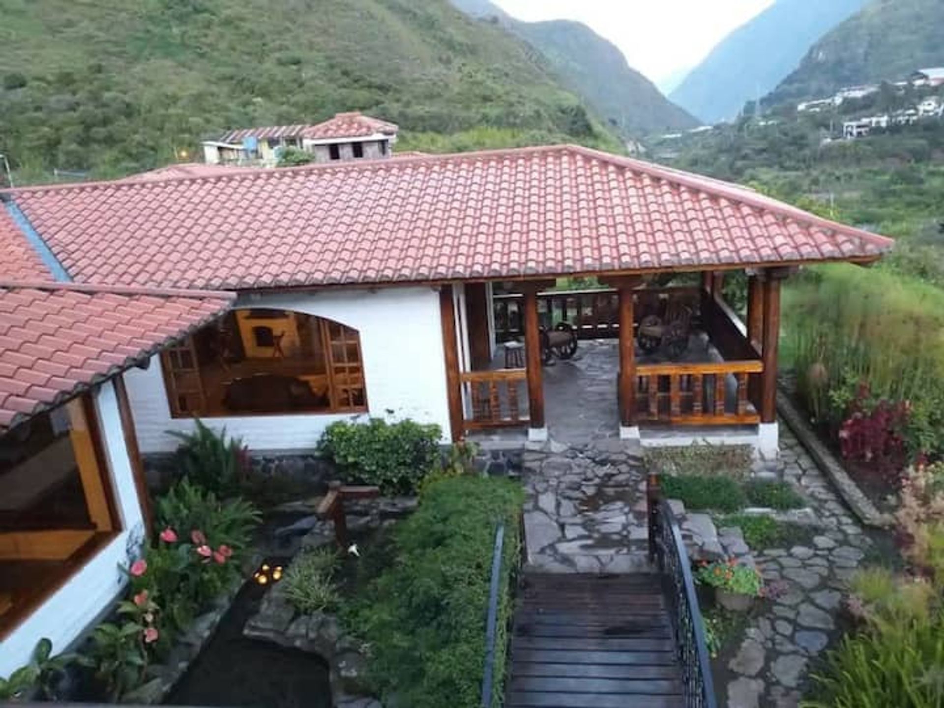 Будинок в Baños de Agua Santa, Tungurahua 12199119