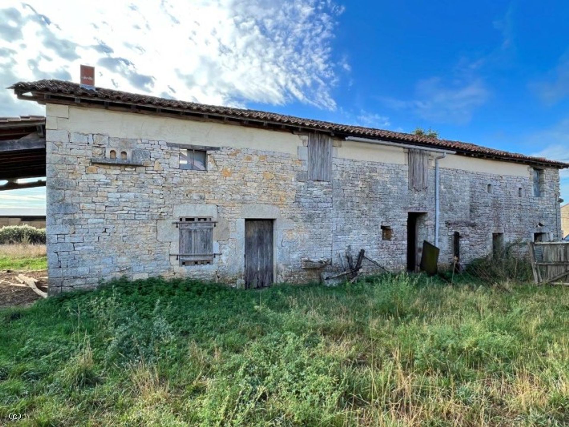 Altro nel Verteuil-sur-Charente, Nouvelle-Aquitaine 12199289