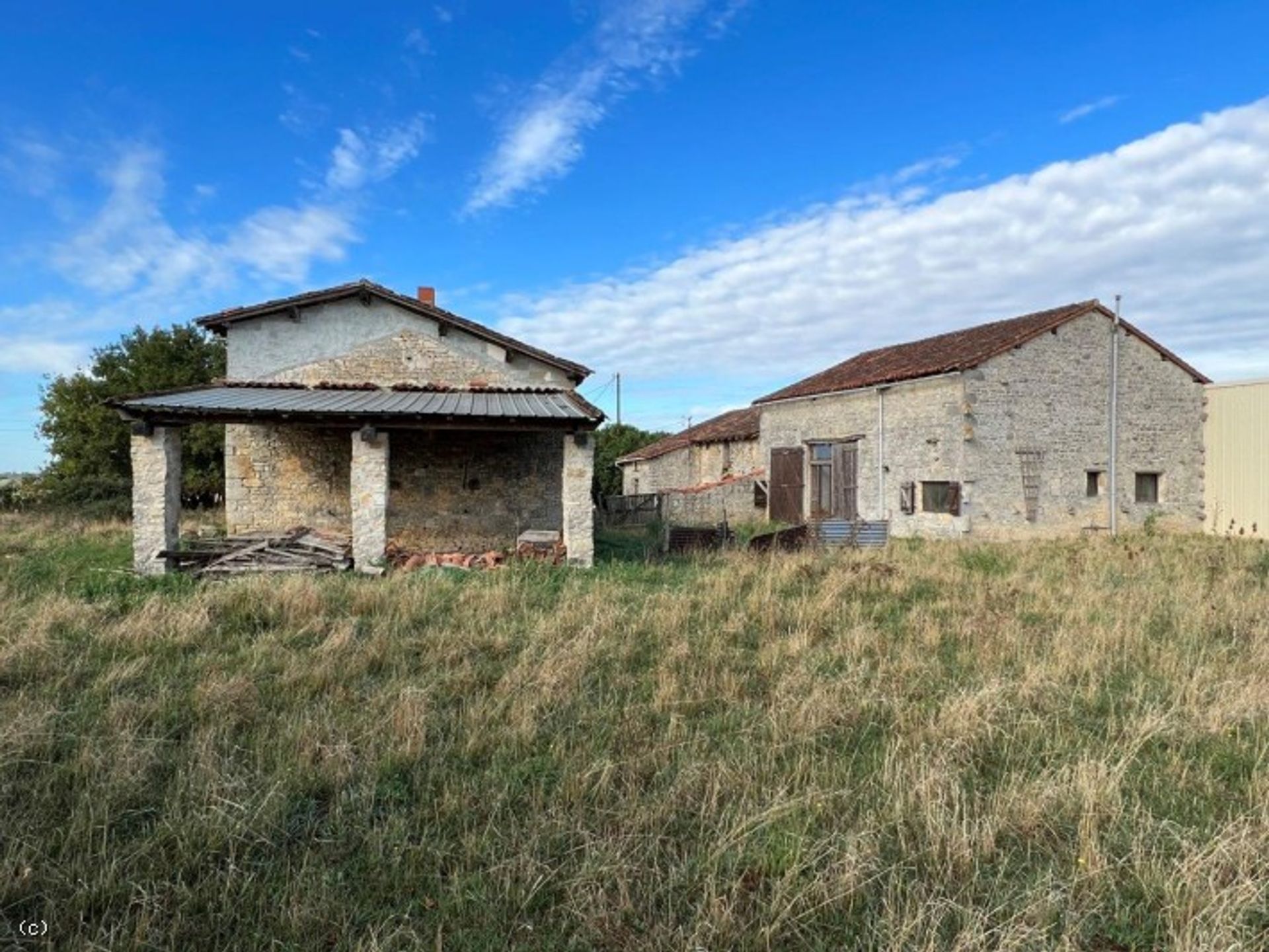 Altro nel Verteuil-sur-Charente, Nouvelle-Aquitaine 12199289