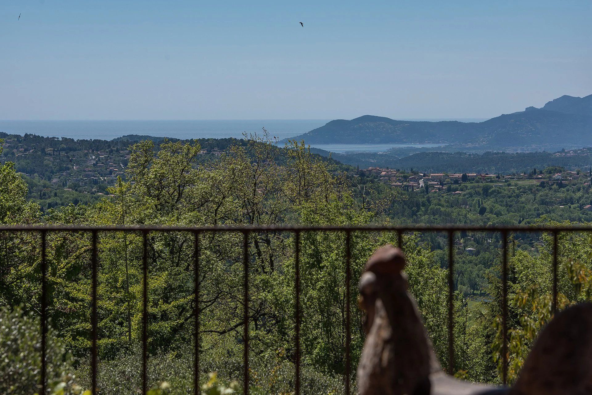 Huis in Châteauneuf-Grasse, Provence-Alpes-Côte d'Azur 12200500