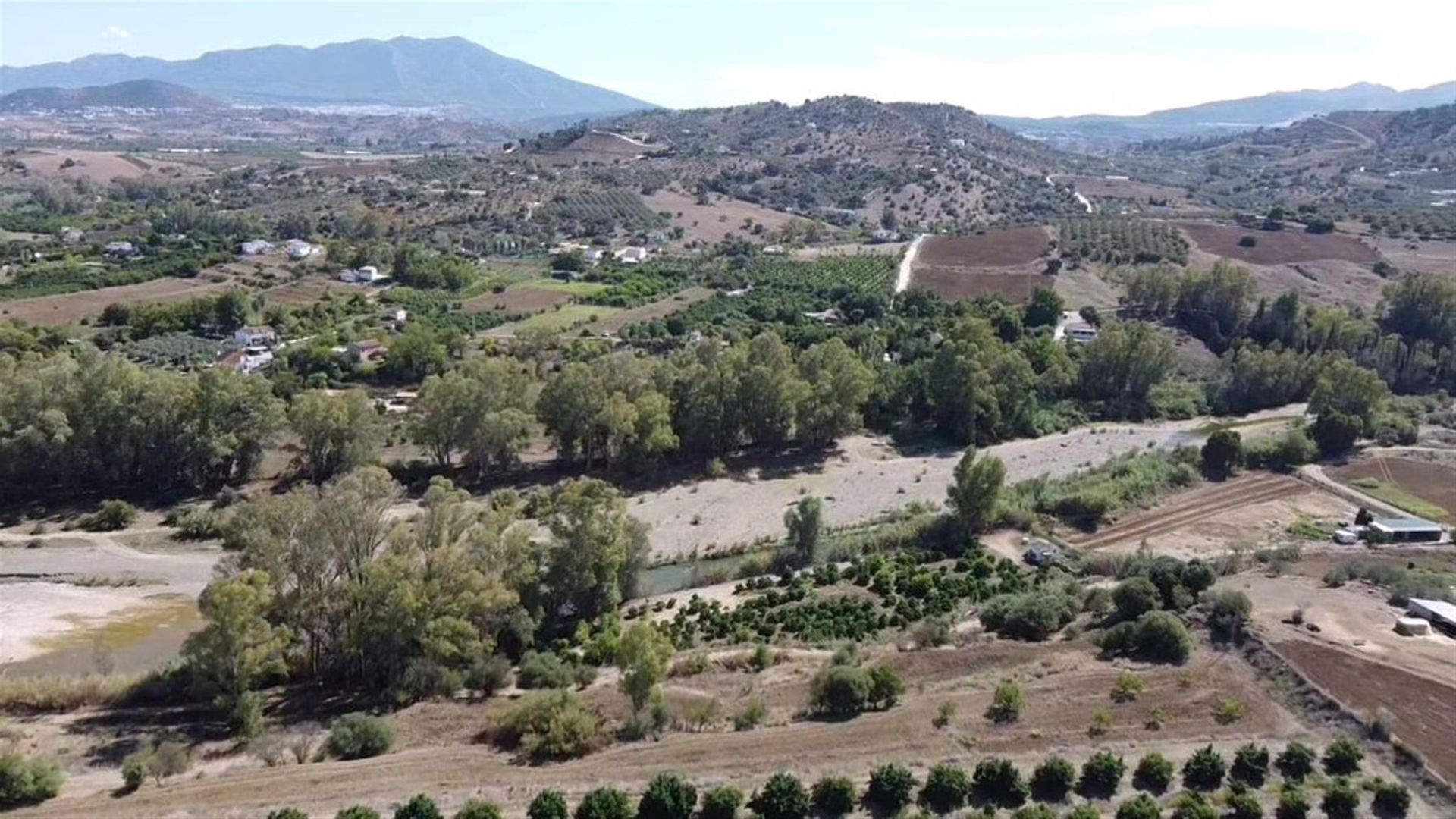 土地 在 Coín, Andalusia 12200596