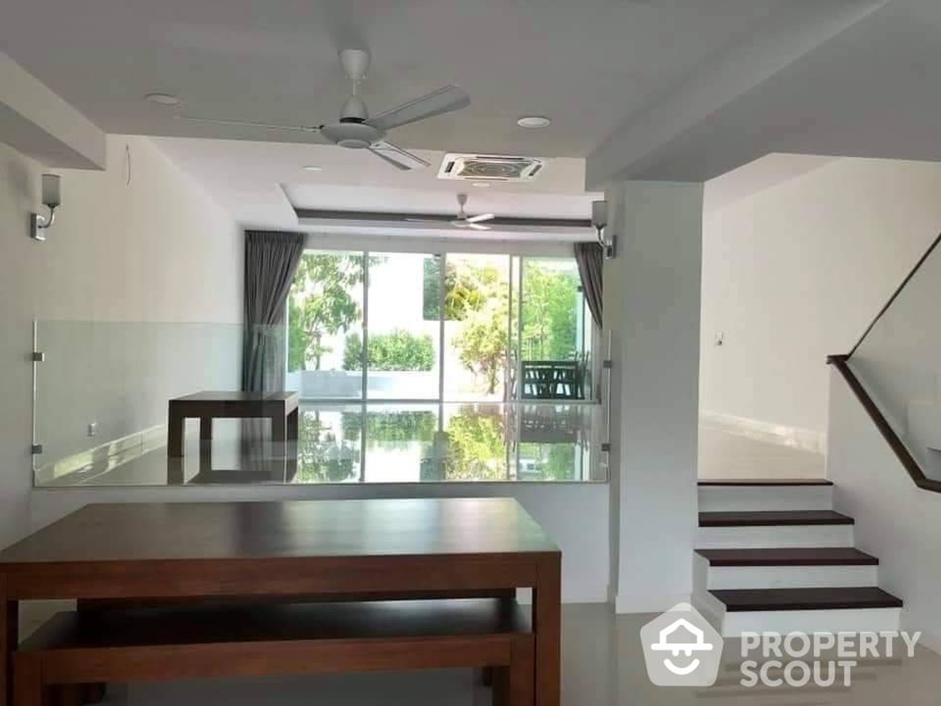 Huis in Ban Na Lied, Krung Thep Maha Nakhon 12205013