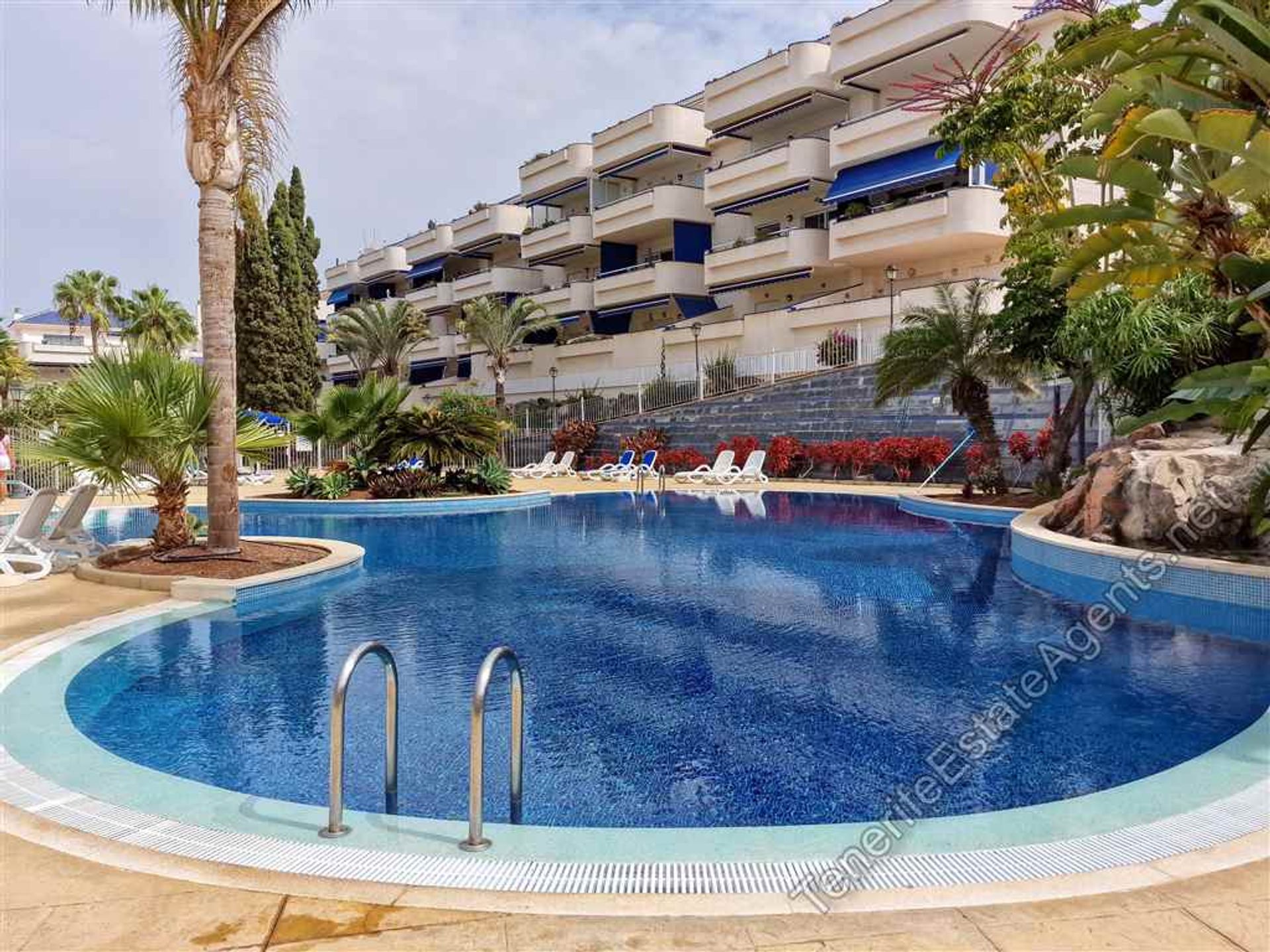 Condominium in Los Cristianos, Canarische eilanden 12205710