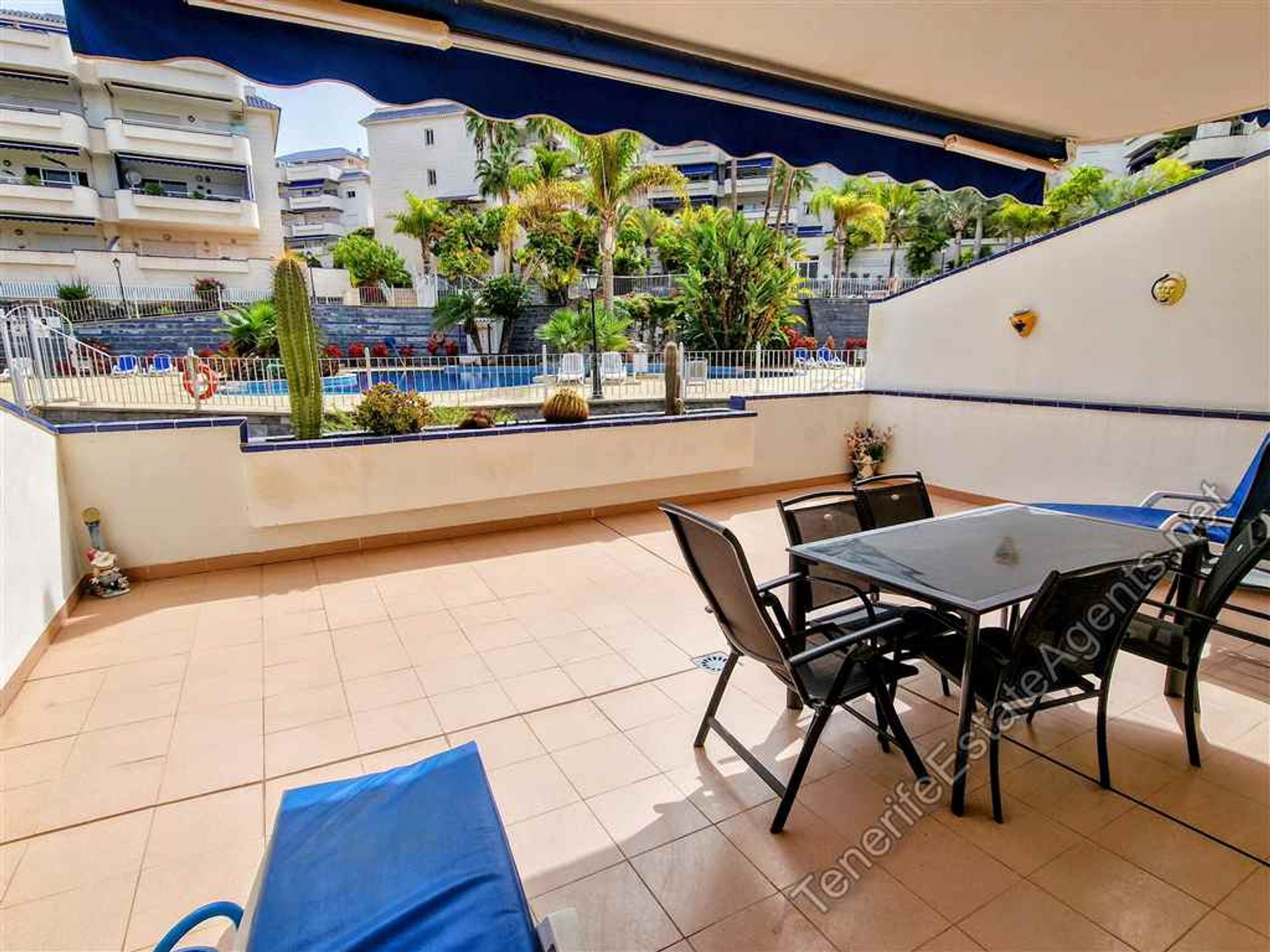 Condominium in Los Cristianos, Canarische eilanden 12205710