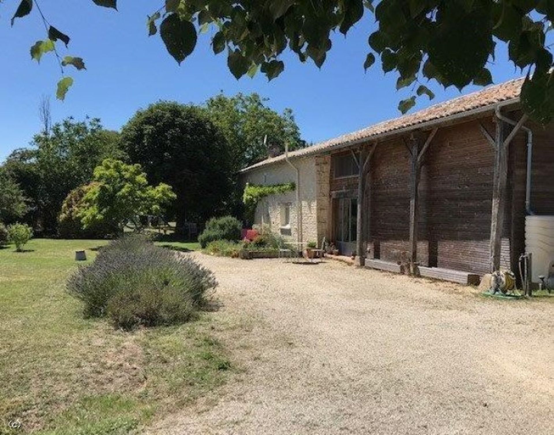 loger dans Sauzé-Vaussais, Nouvelle-Aquitaine 12205799