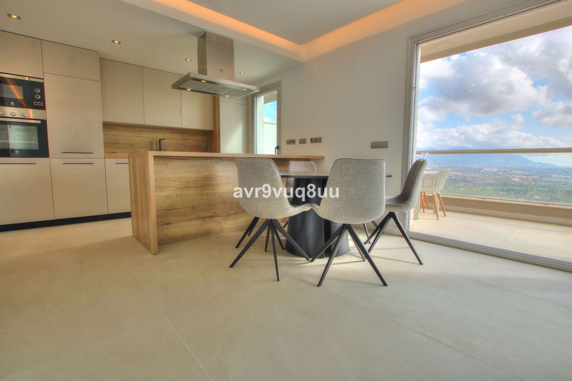 Condominium in Fuengirola, Andalusië 12206380