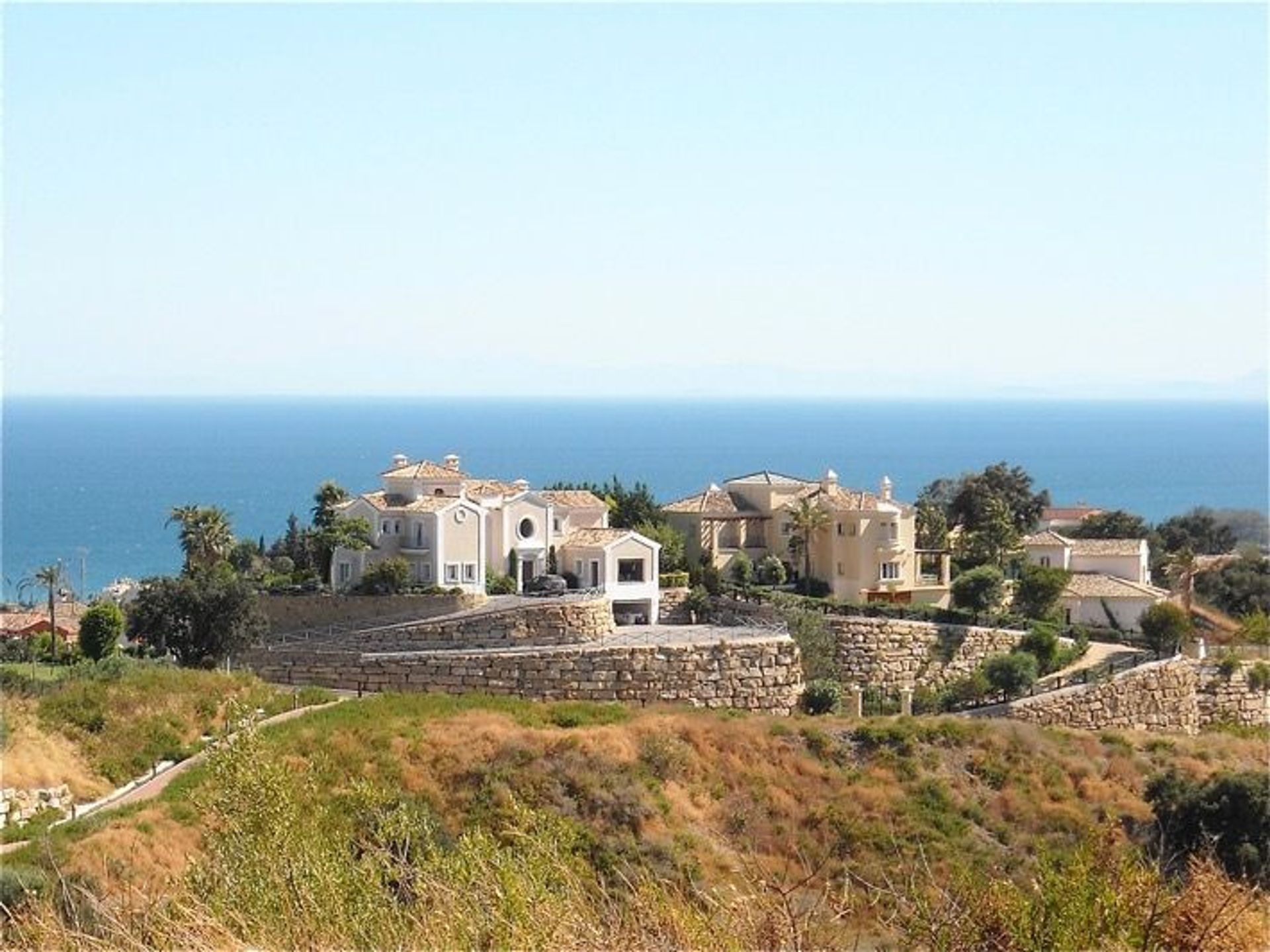 Land in Estepona, Andalucía 12206602