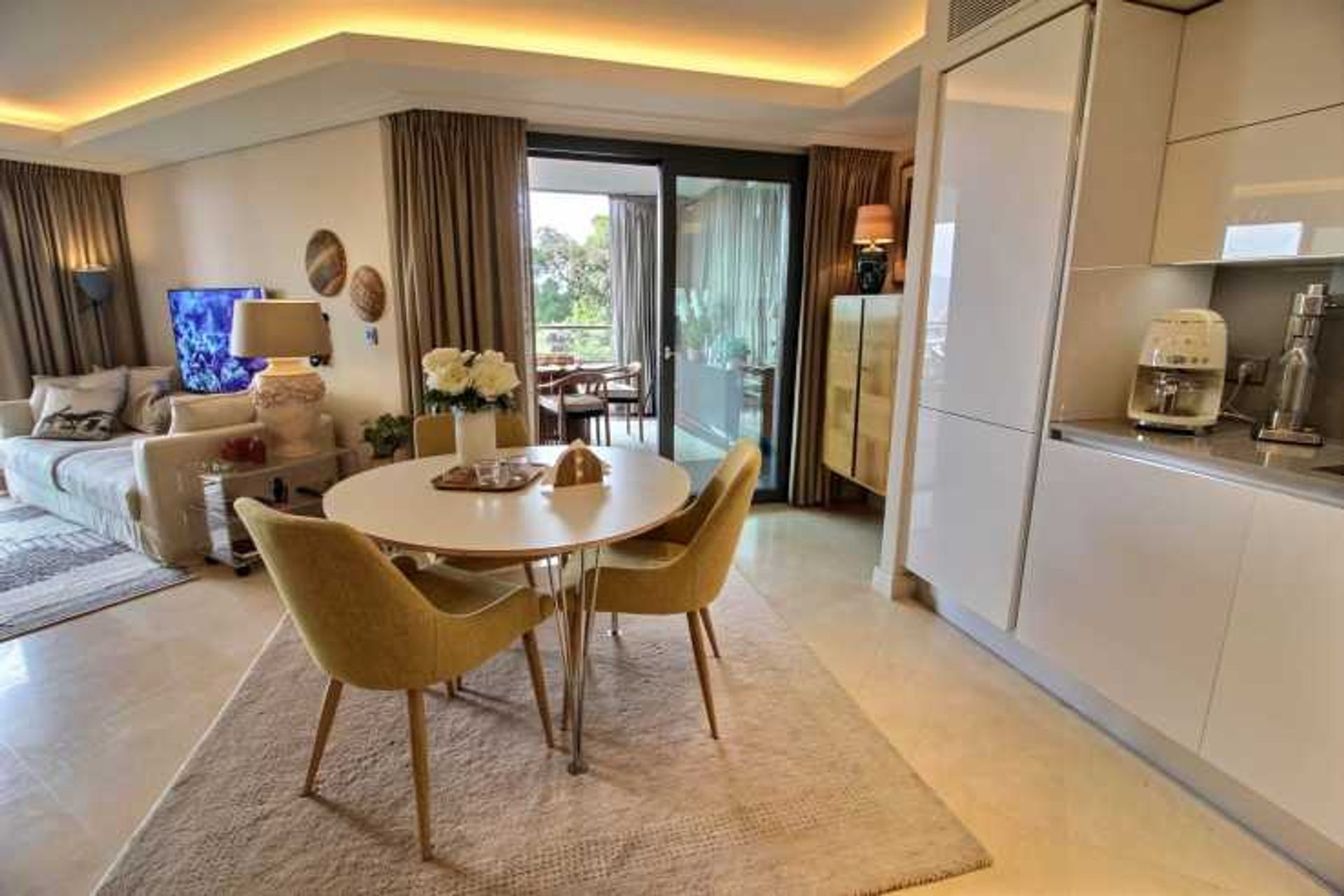 Condominium dans Antibes, Provence-Alpes-Côte d'Azur 12206869