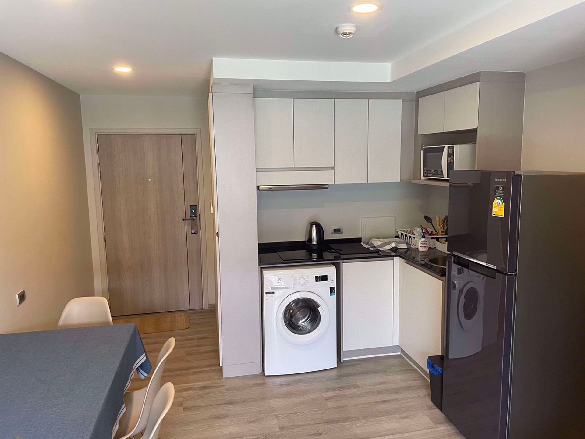 Condominio en Ban Khlong Samrong, Samut Prakan 12208350