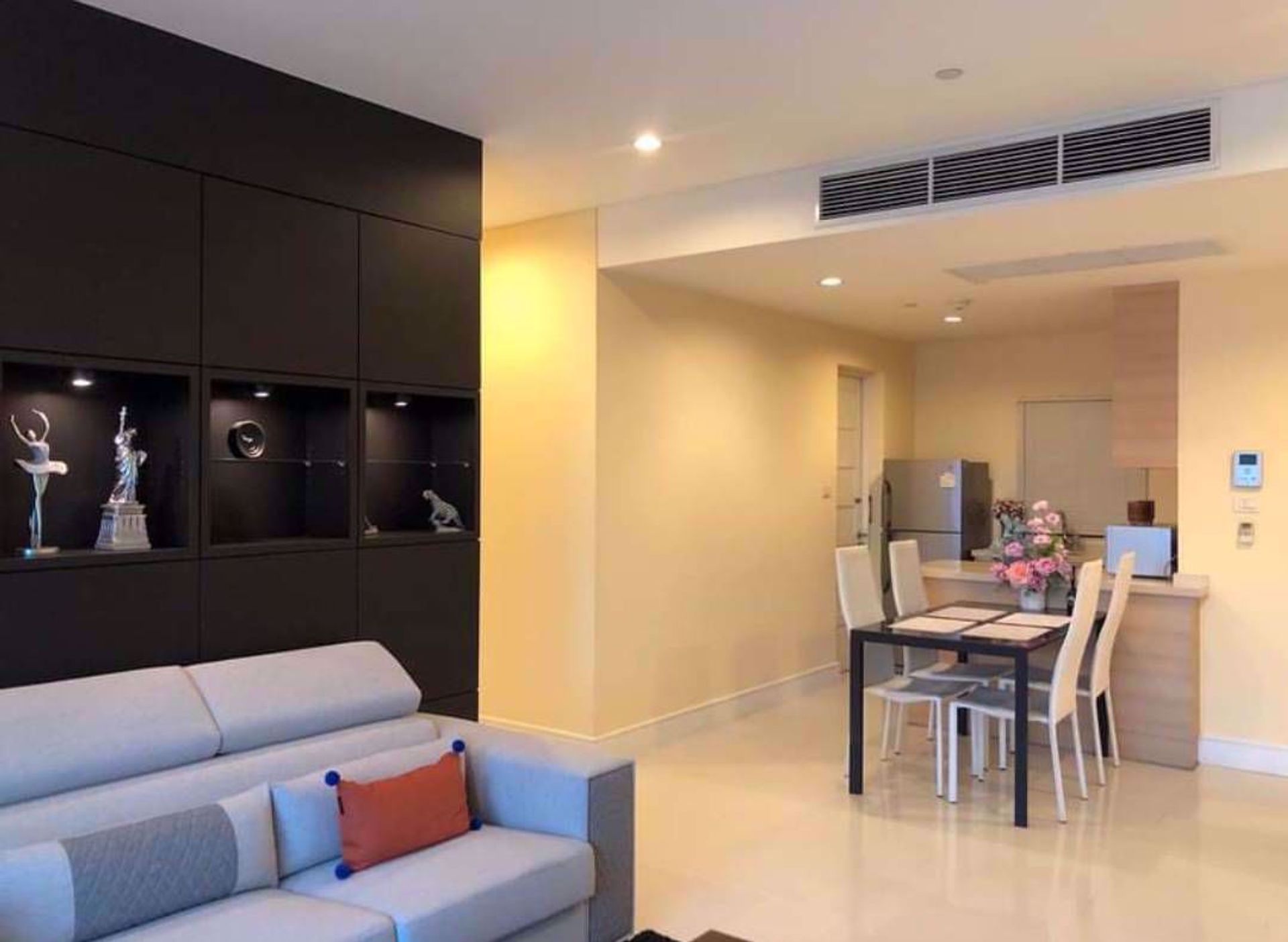 Condominium in Khlong Toei, Krung Thep Maha Nakhon 12208459