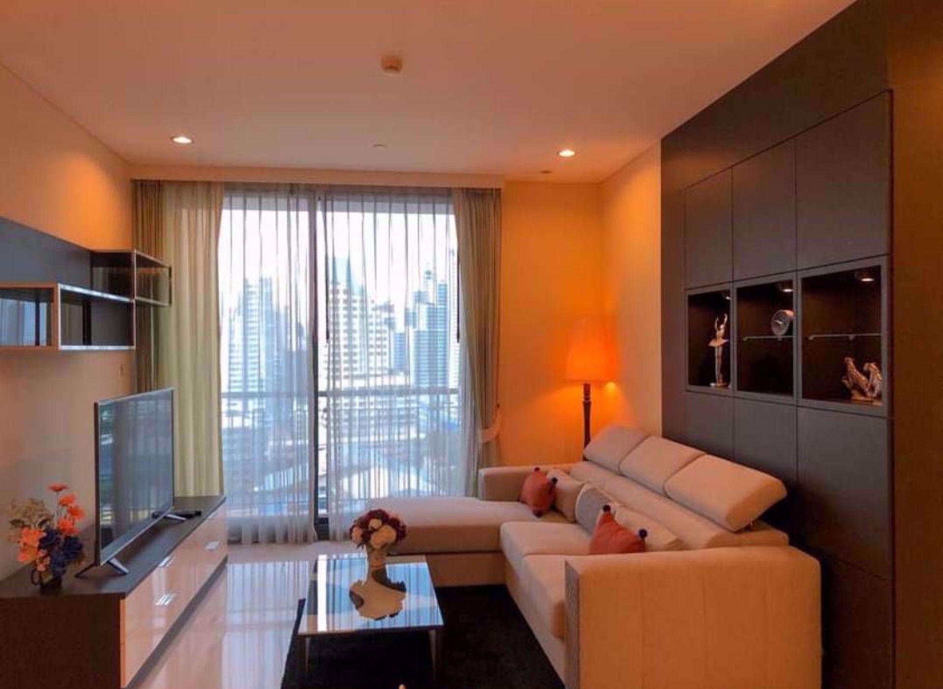 Condominium in Khlong Toei, Krung Thep Maha Nakhon 12208459