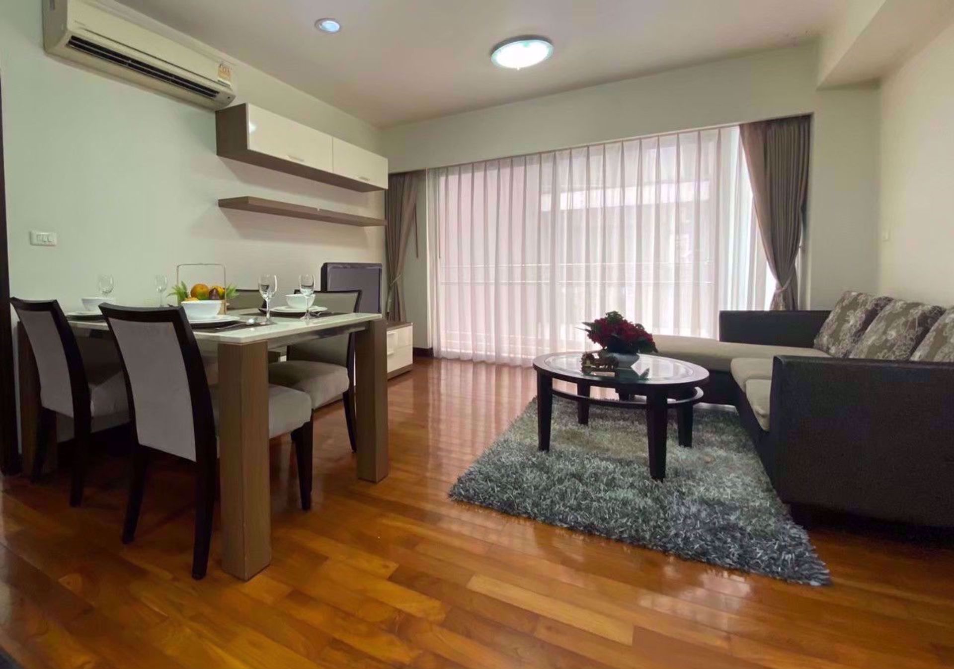 Condominium in Khlong Toei, Krung Thep Maha Nakhon 12208561