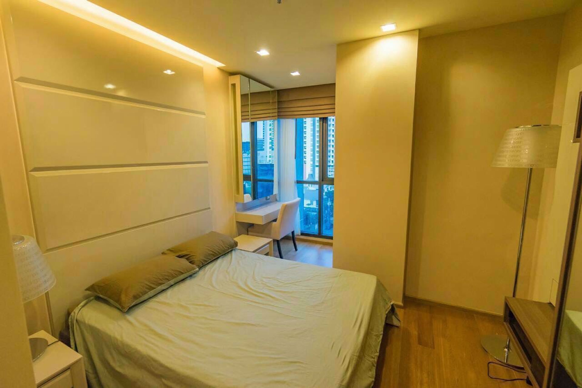 Condominium in Bang Rak, Krung Thep Maha Nakhon 12208616