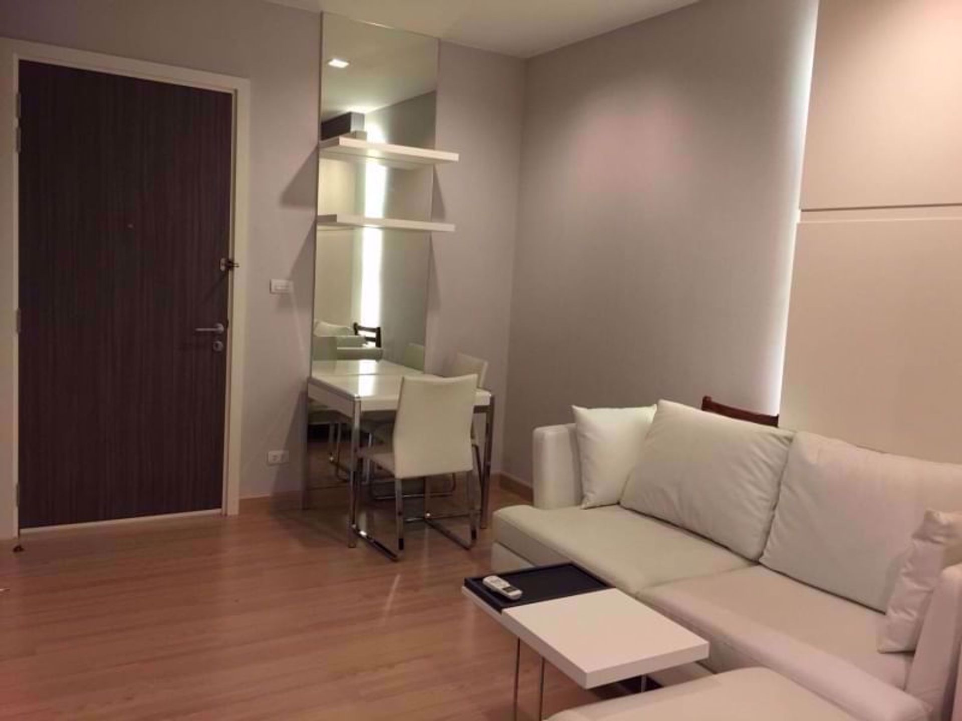 Condominio nel Scendere, Krung Thep Maha Nakhon 12208621