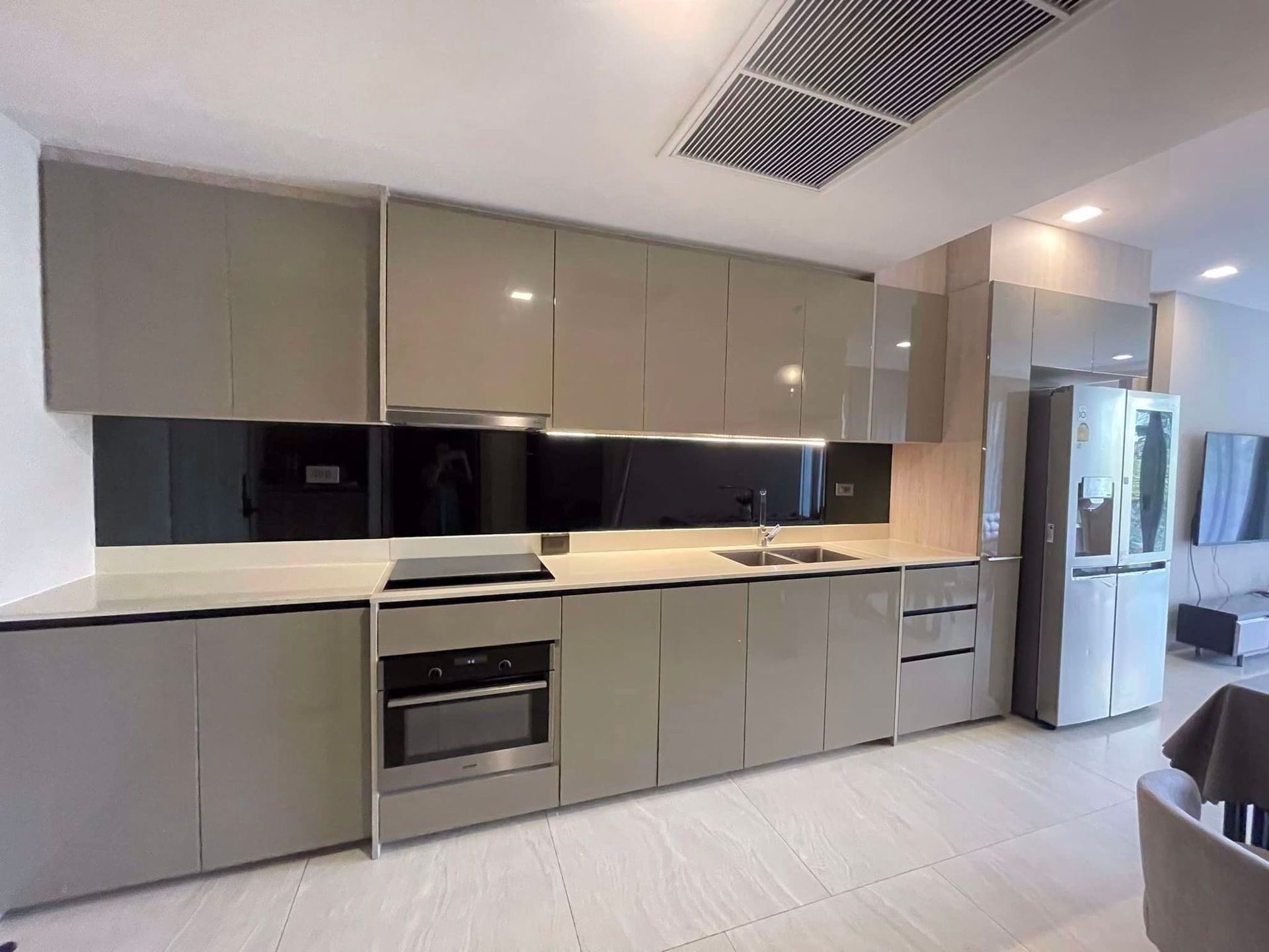 Condominium in Watthana, Krung Thep Maha Nakhon 12208959