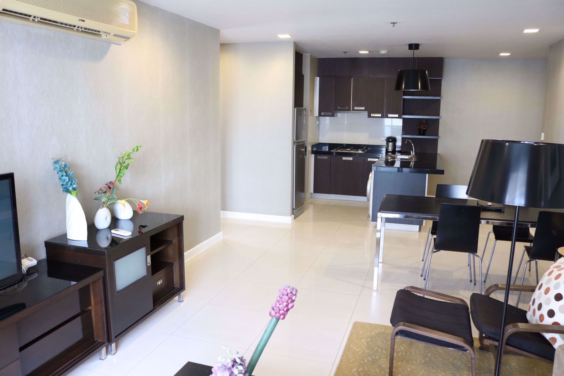 Condominium in Ban Na Song, Krung Thep Maha Nakhon 12209047