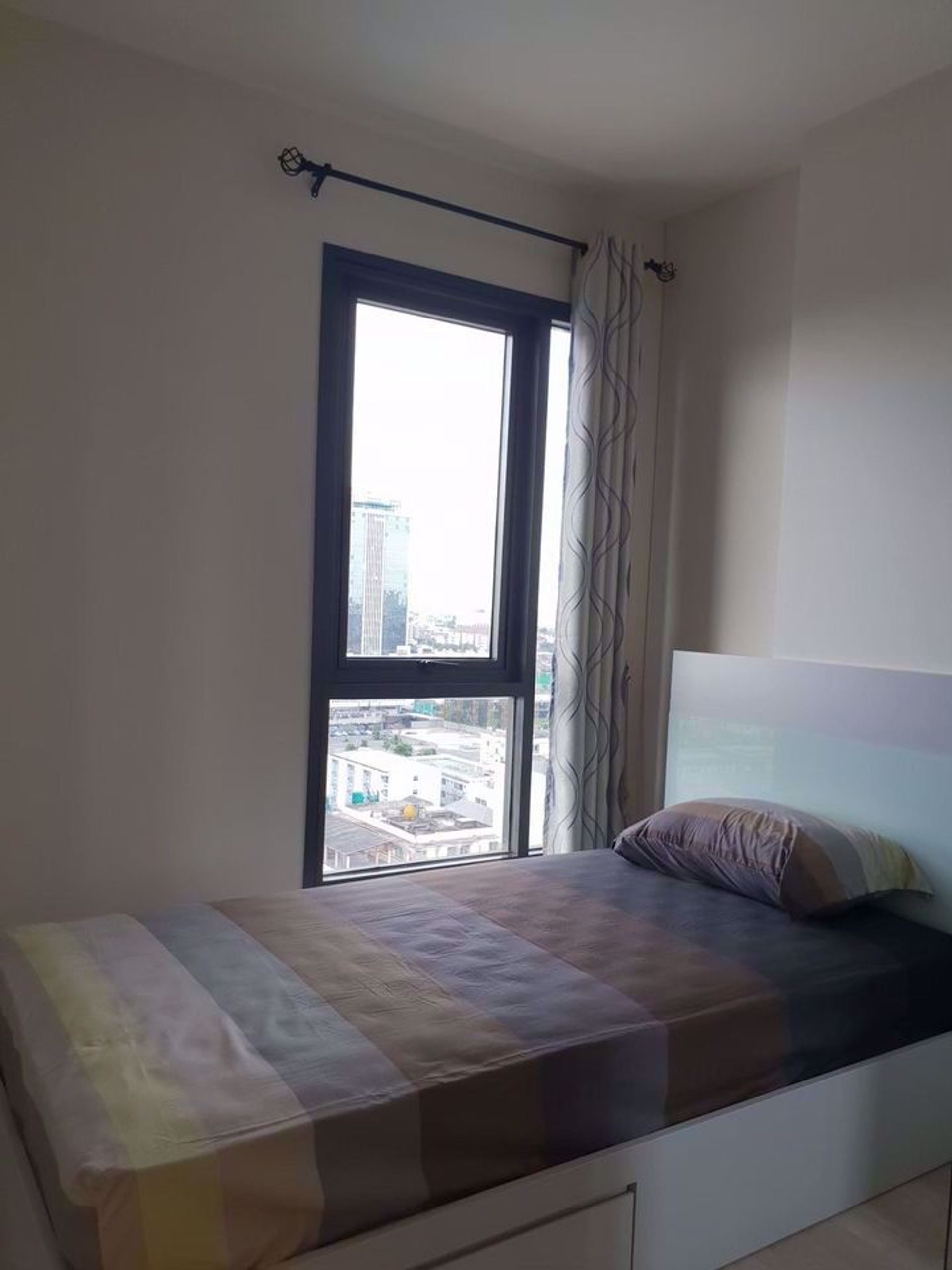 Condominium dans Huai Khwang, Krung Thep Maha Nakhon 12209226