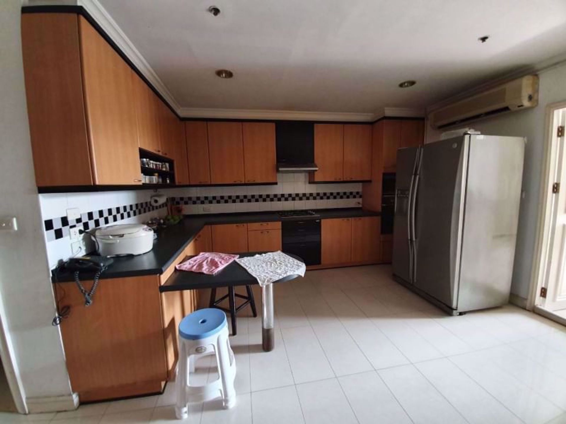 Condominium in Ban Na Song, Krung Thep Maha Nakhon 12209426