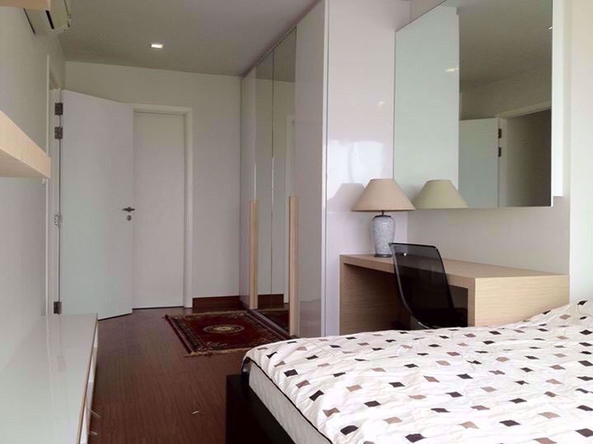 Condominium in Bang Rak, Krung Thep Maha Nakhon 12209442