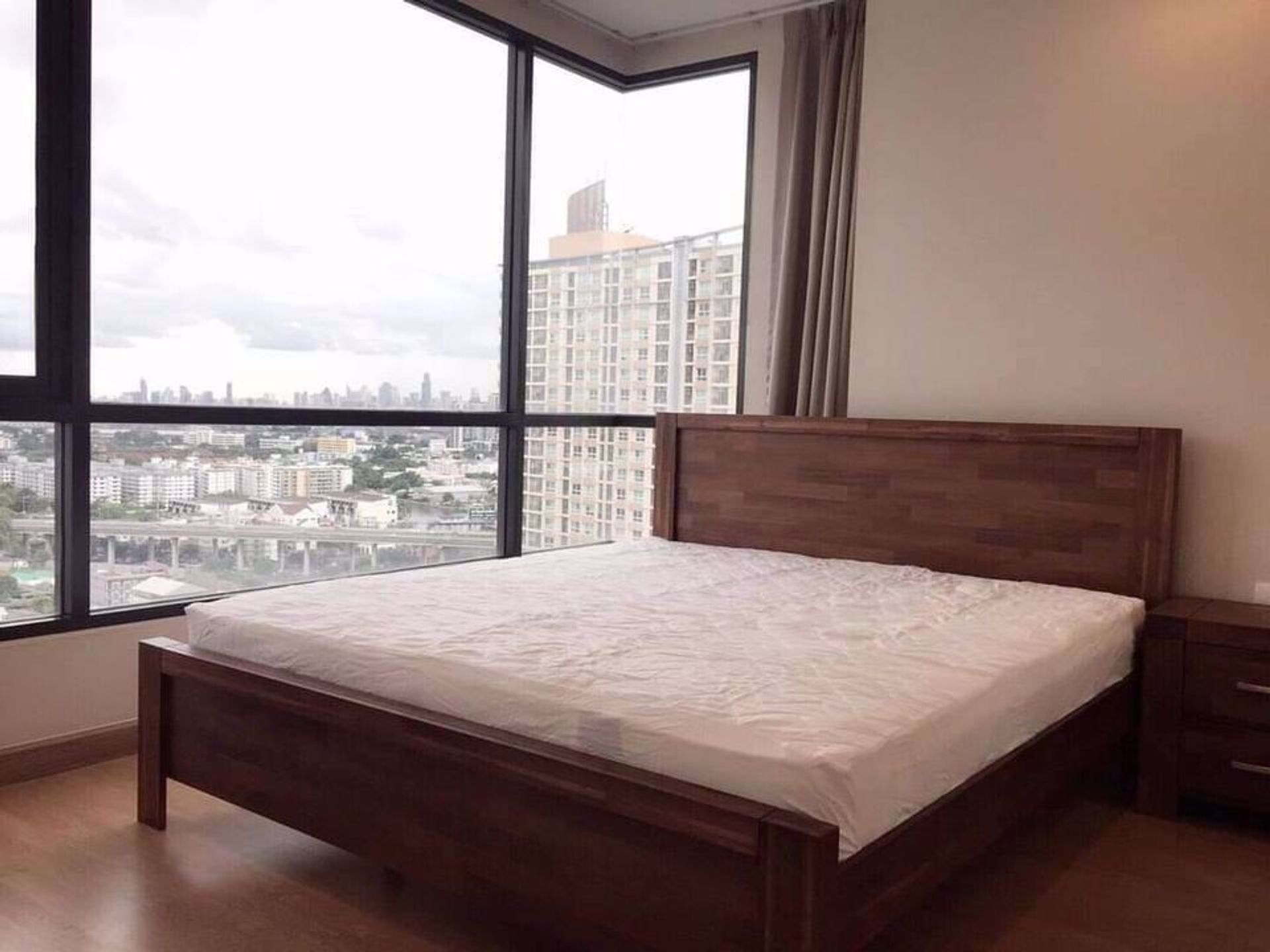 Condominium dans Phra Khanong, Krung Thep Maha Nakhon 12209528