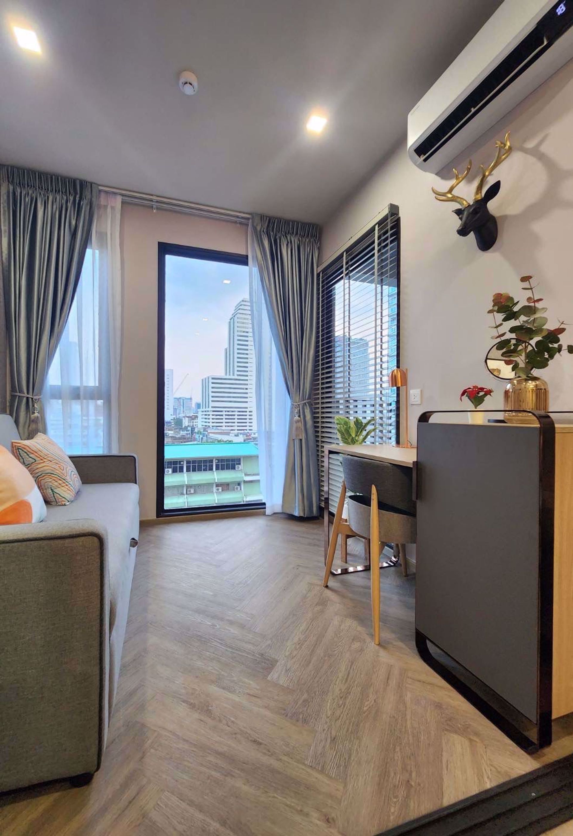 Condominium in Bang Rak, Krung Thep Maha Nakhon 12209603