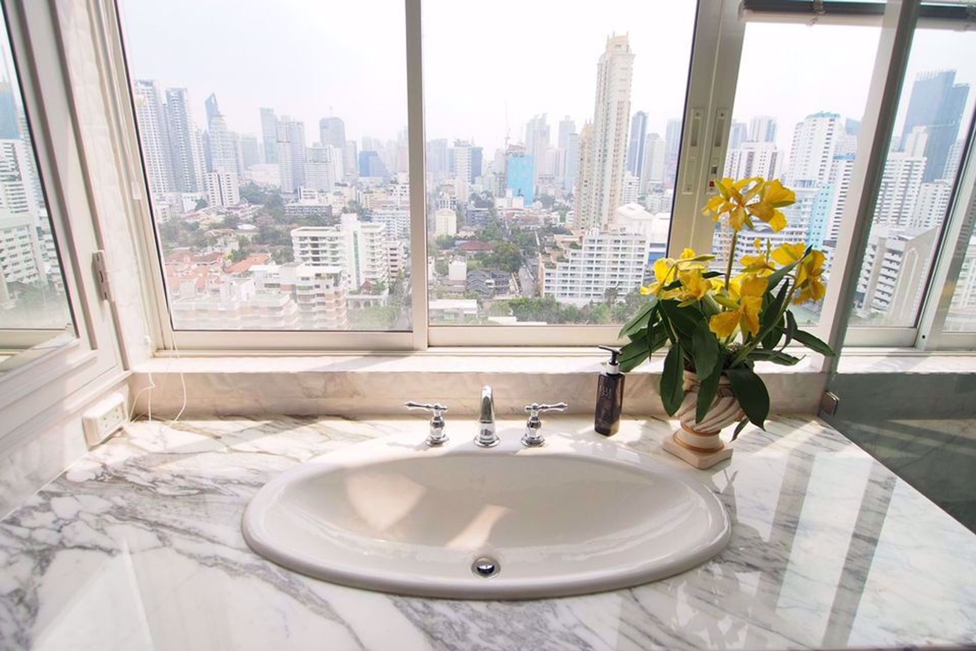 Condominium in , Krung Thep Maha Nakhon 12209703