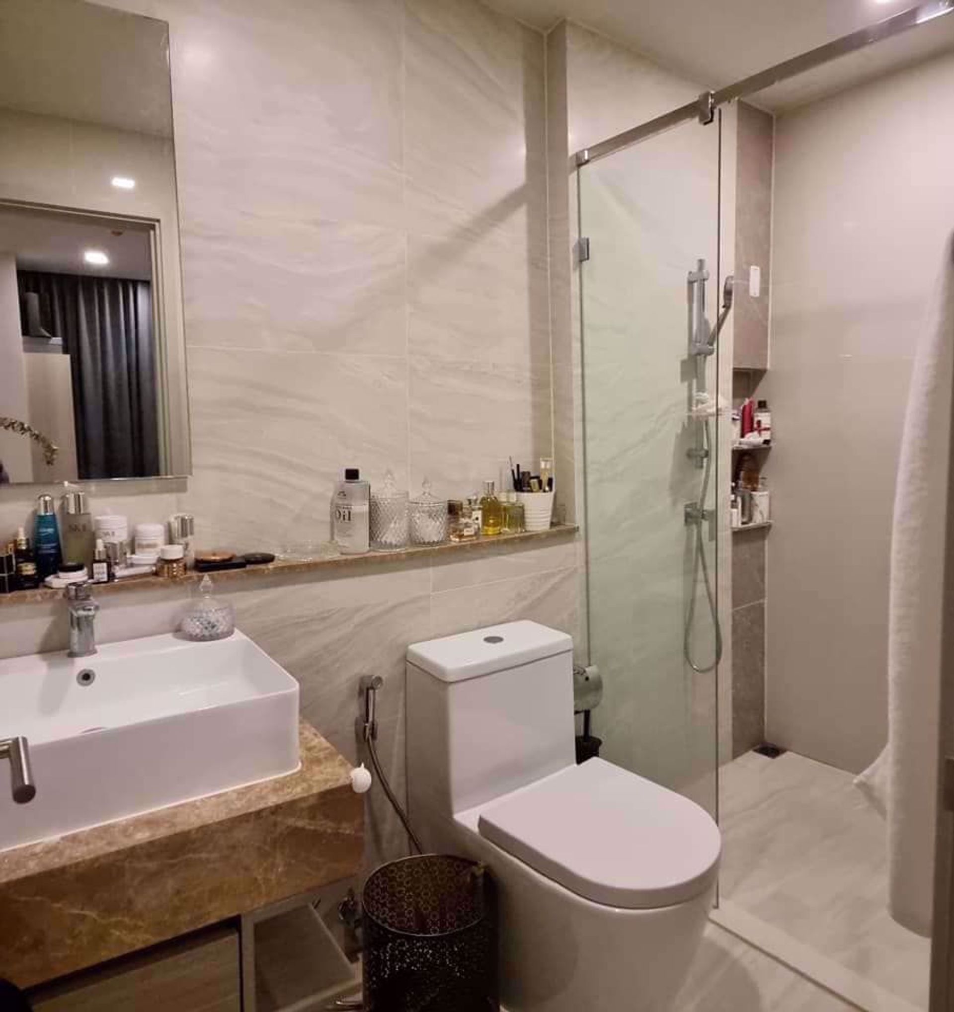 Condominium in Watthana, Krung Thep Maha Nakhon 12209820