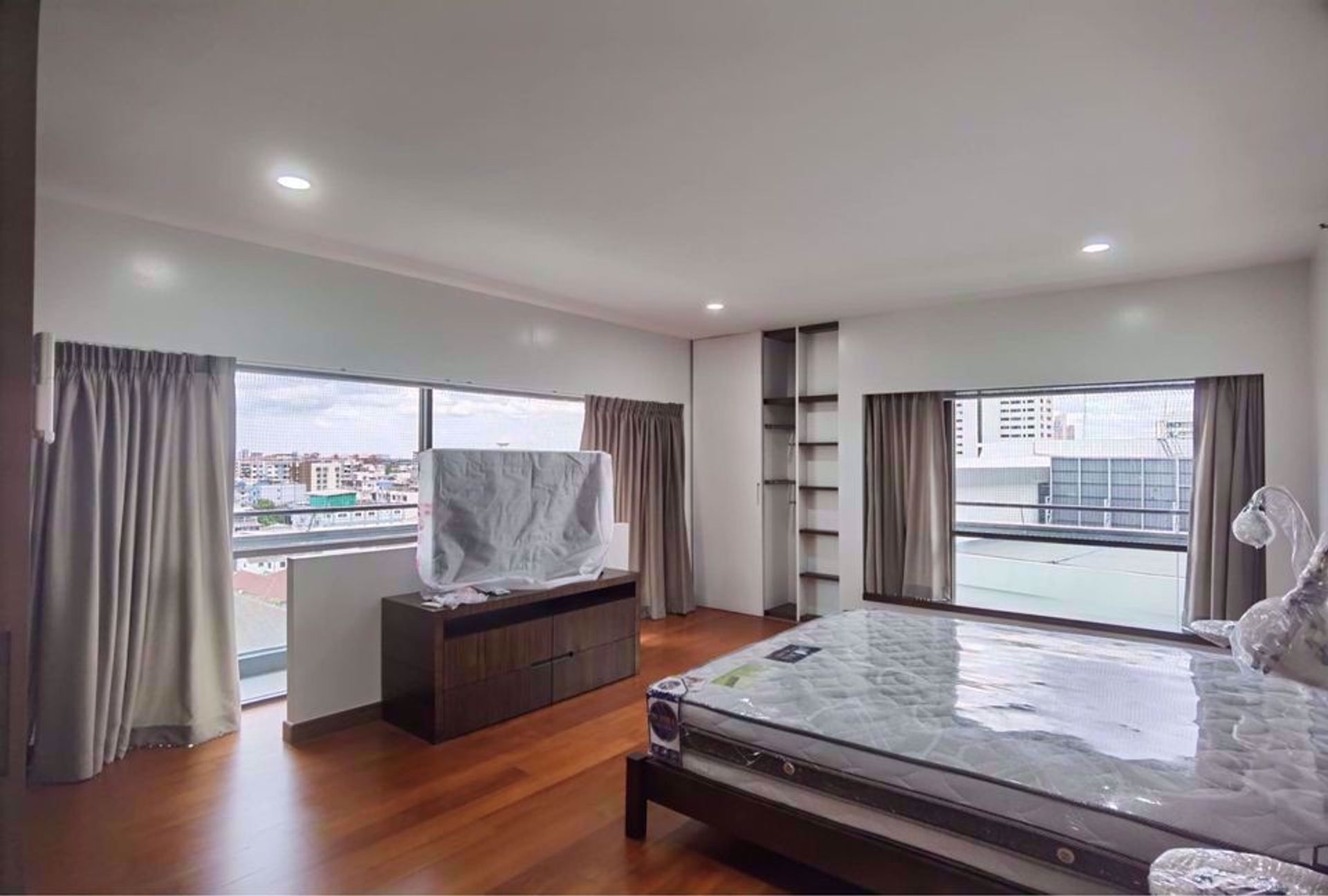 Condominio en Ban Bang Krabueang, Samut Prakan 12210041