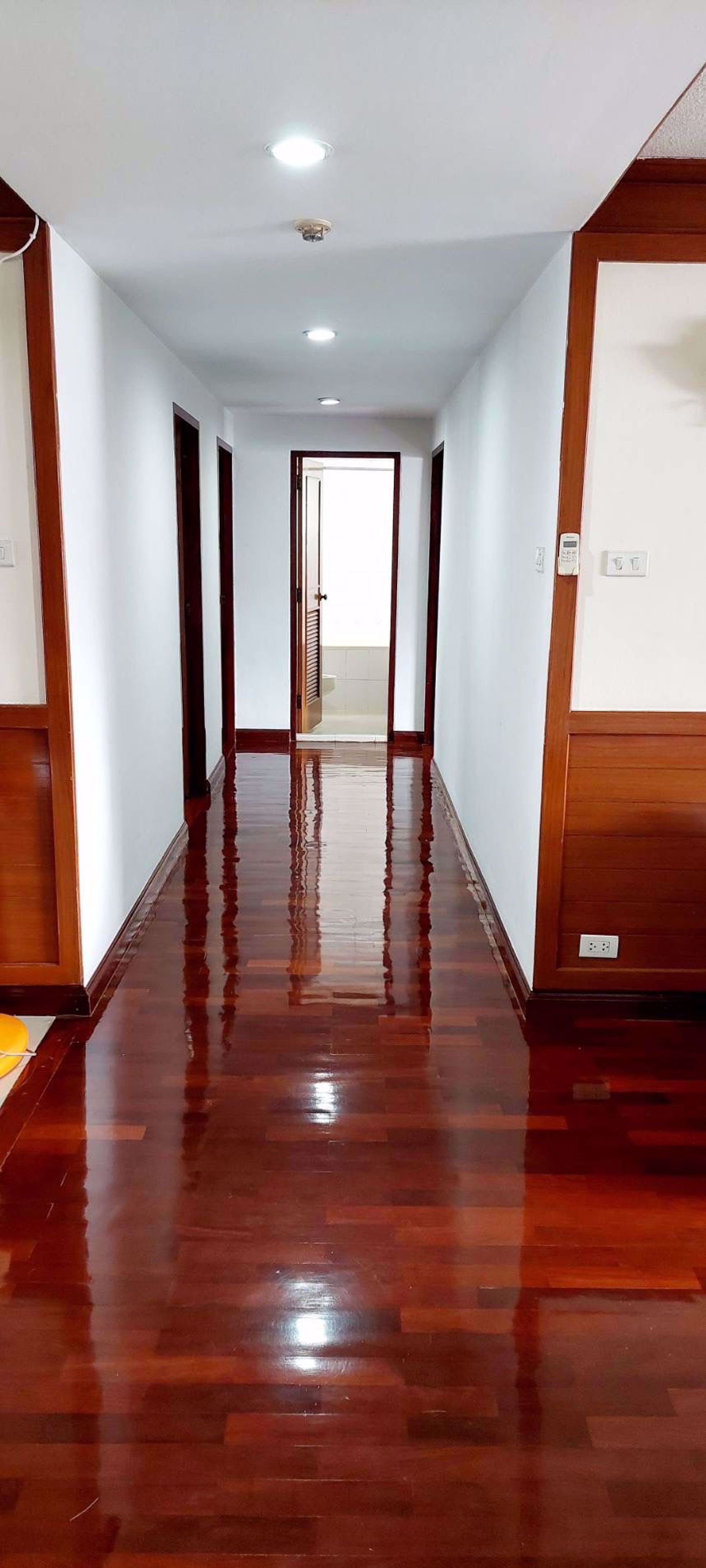 Condominium in Ban Na Song, Krung Thep Maha Nakhon 12210173