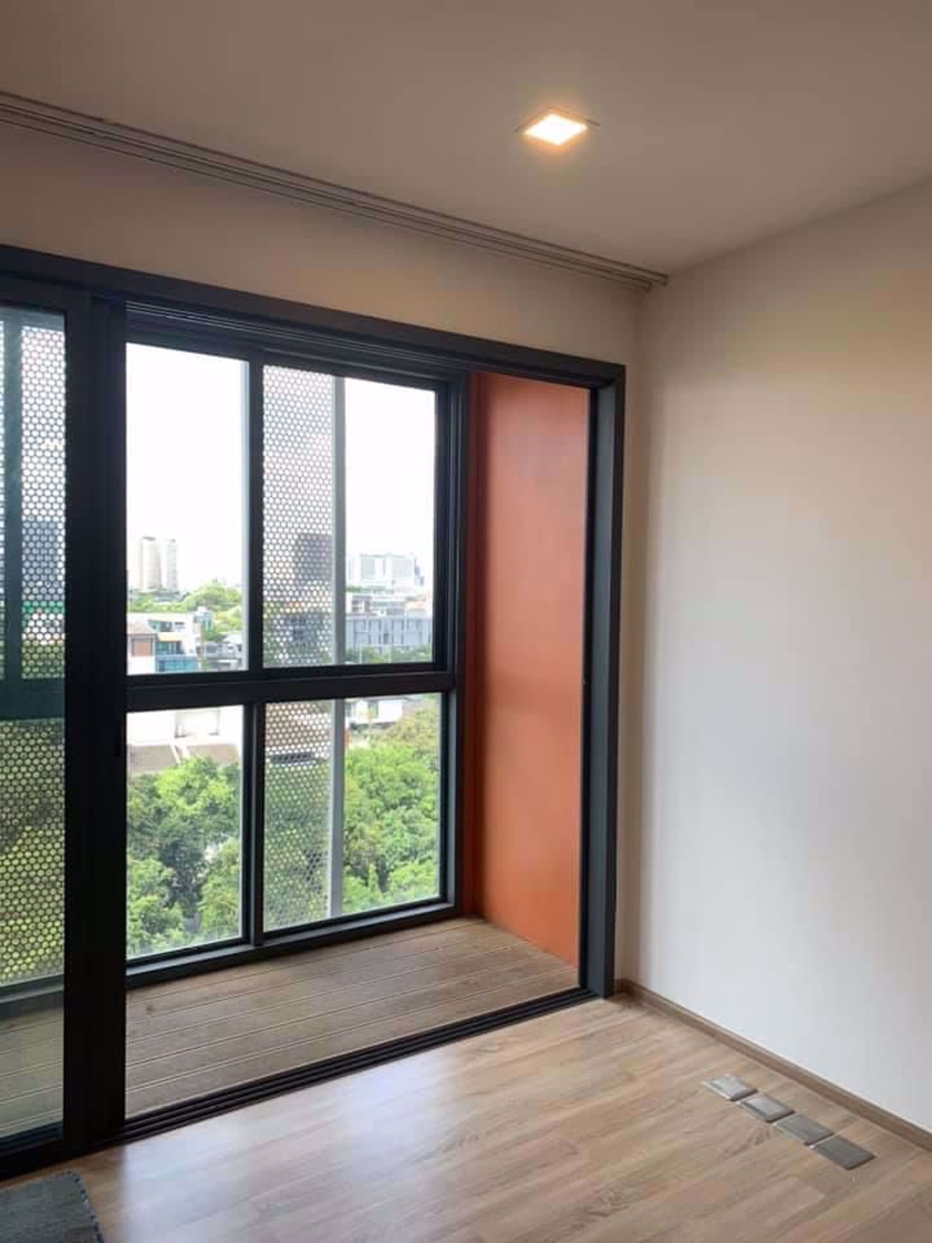 Condominium in Watthana, Krung Thep Maha Nakhon 12210313