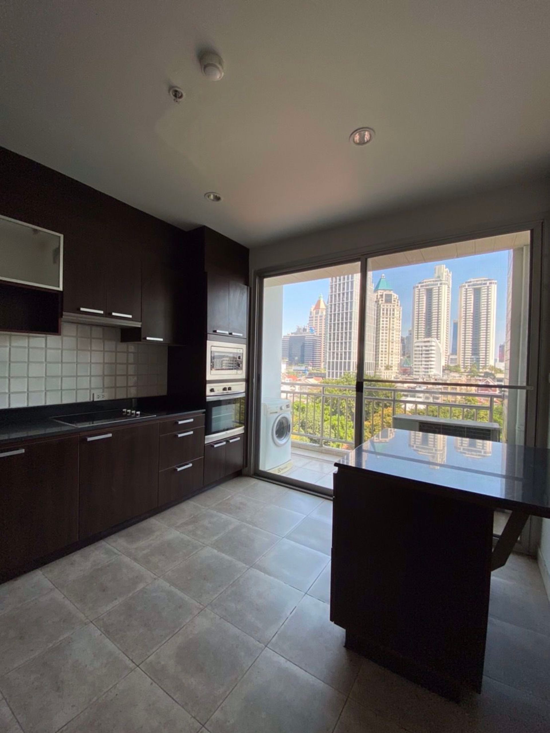 Condominium in Bang Rak, Krung Thep Maha Nakhon 12210360