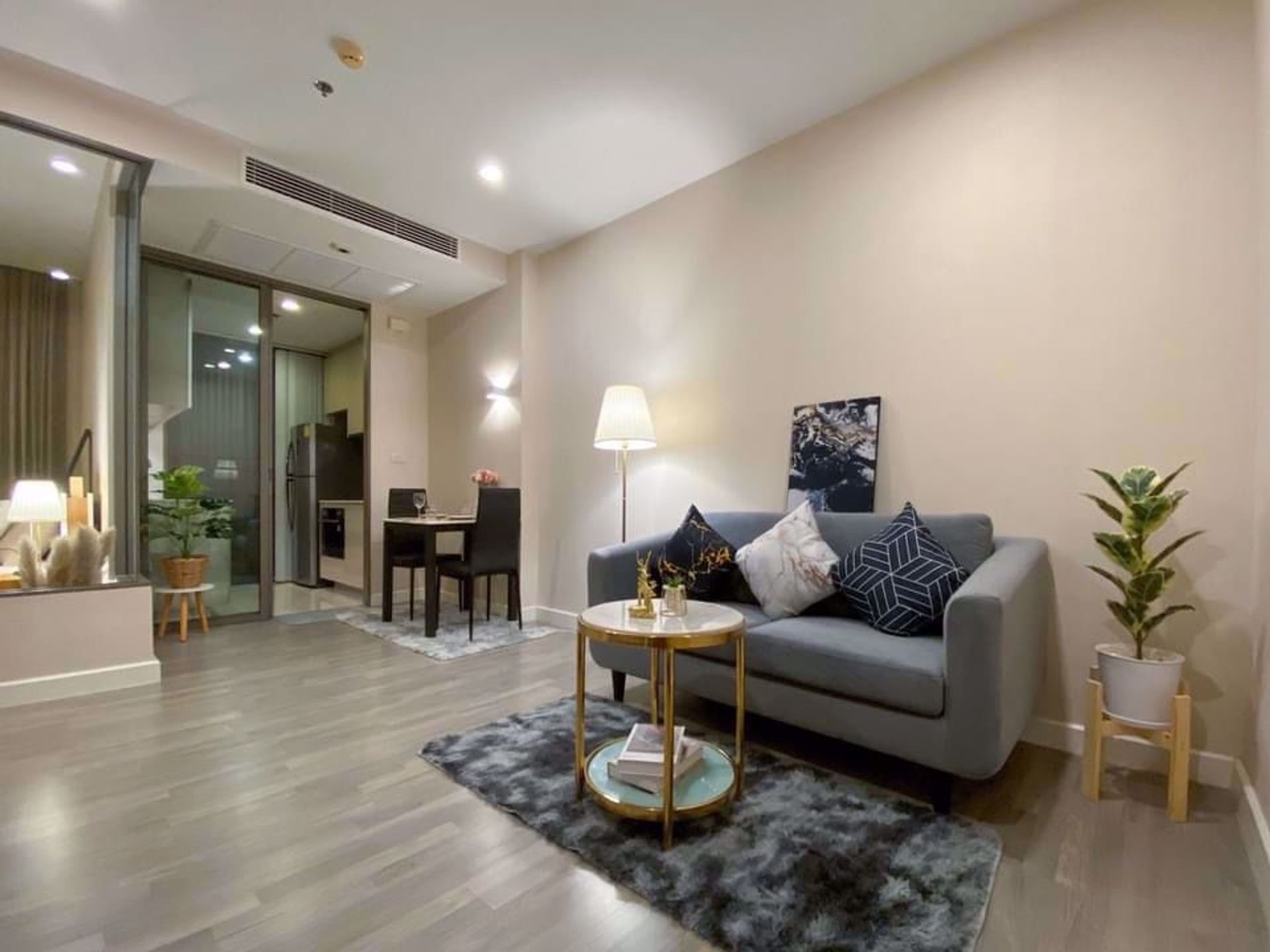 Condominium in Godown, Krung Thep Maha Nakhon 12210453