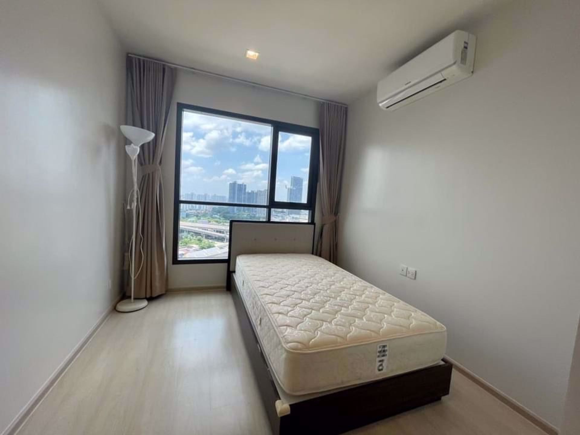 Condominium in Phra Khanong, Krung Thep Maha Nakhon 12210519