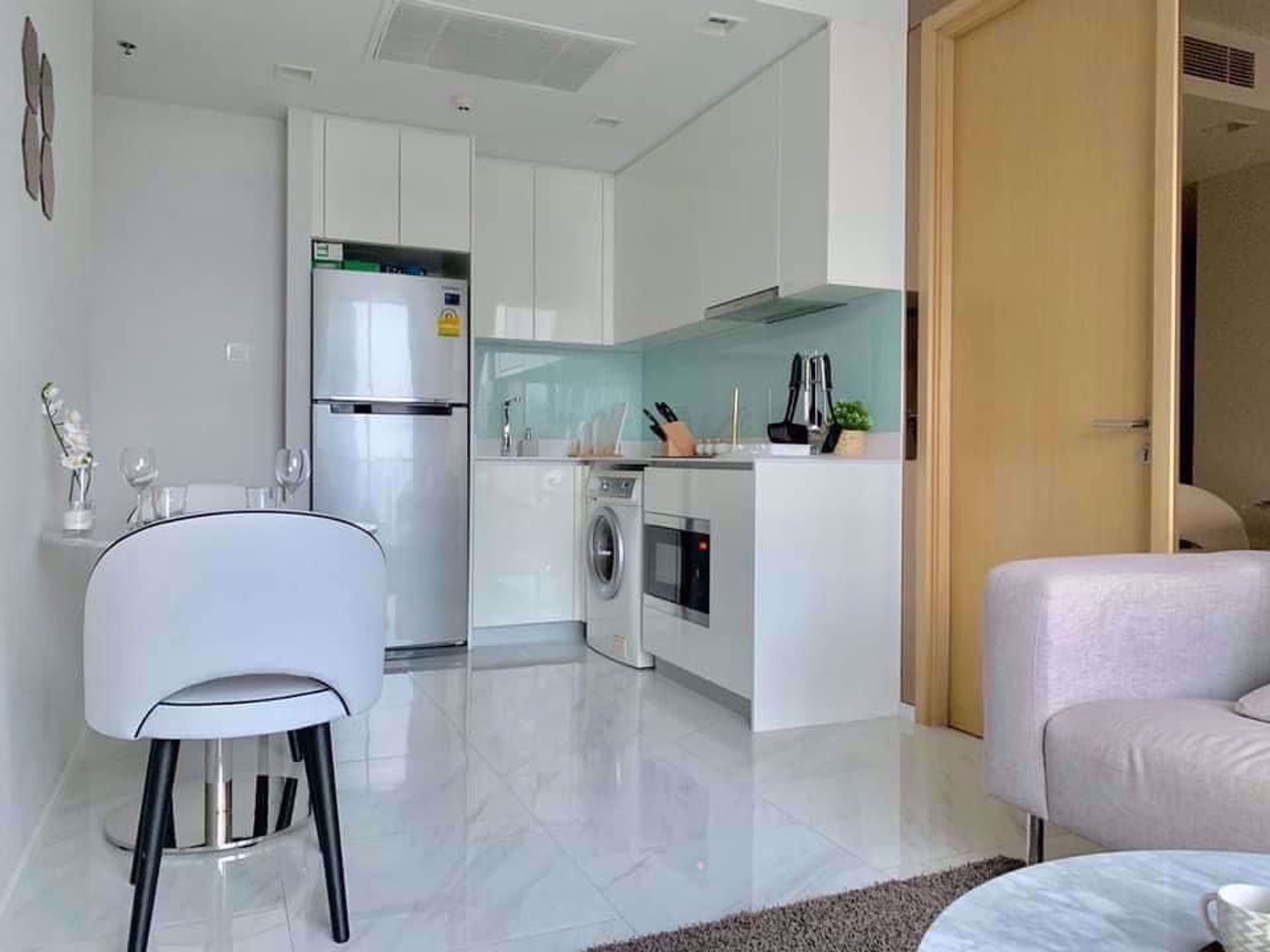 Condominium in Ban Na Song, Krung Thep Maha Nakhon 12210692