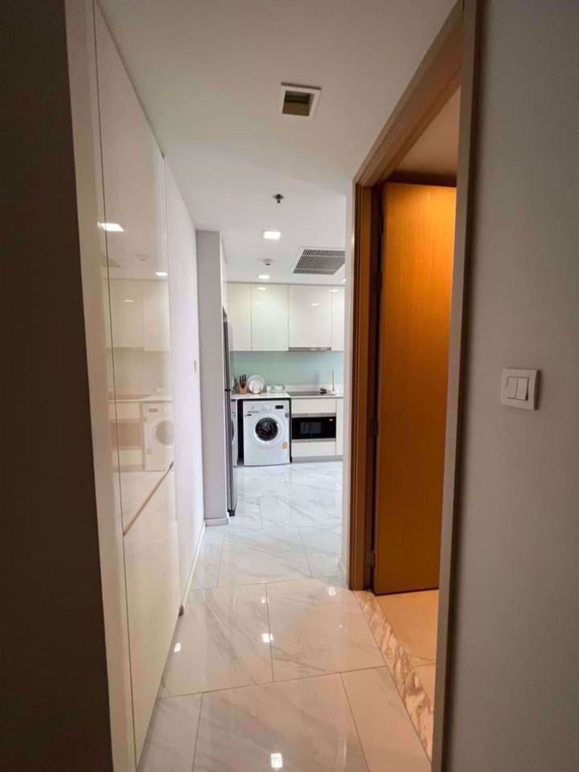 Condominium in Ban Na Song, Krung Thep Maha Nakhon 12210692