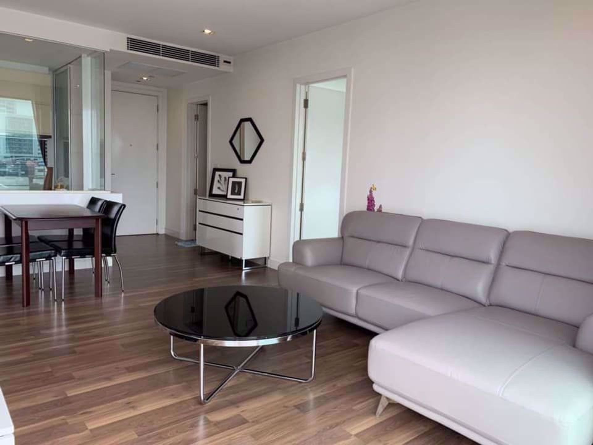 Condominium in Phra Khanong, Krung Thep Maha Nakhon 12211137