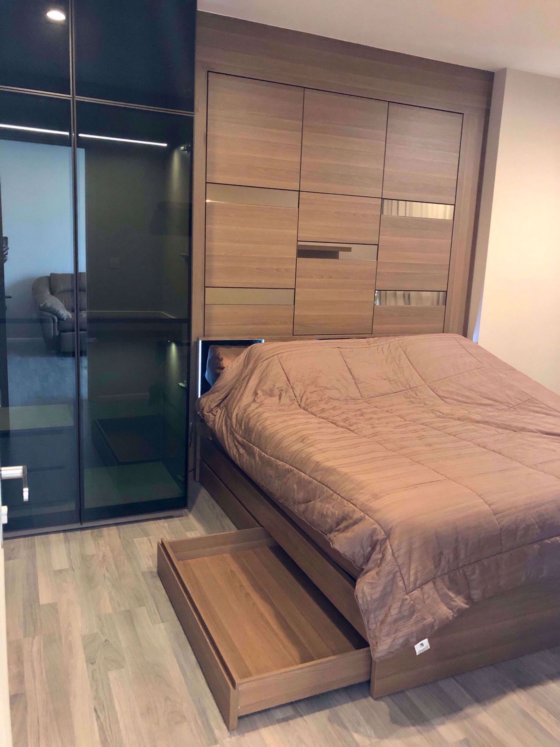 Condominium in Bang O, Krung Thep Maha Nakhon 12211774