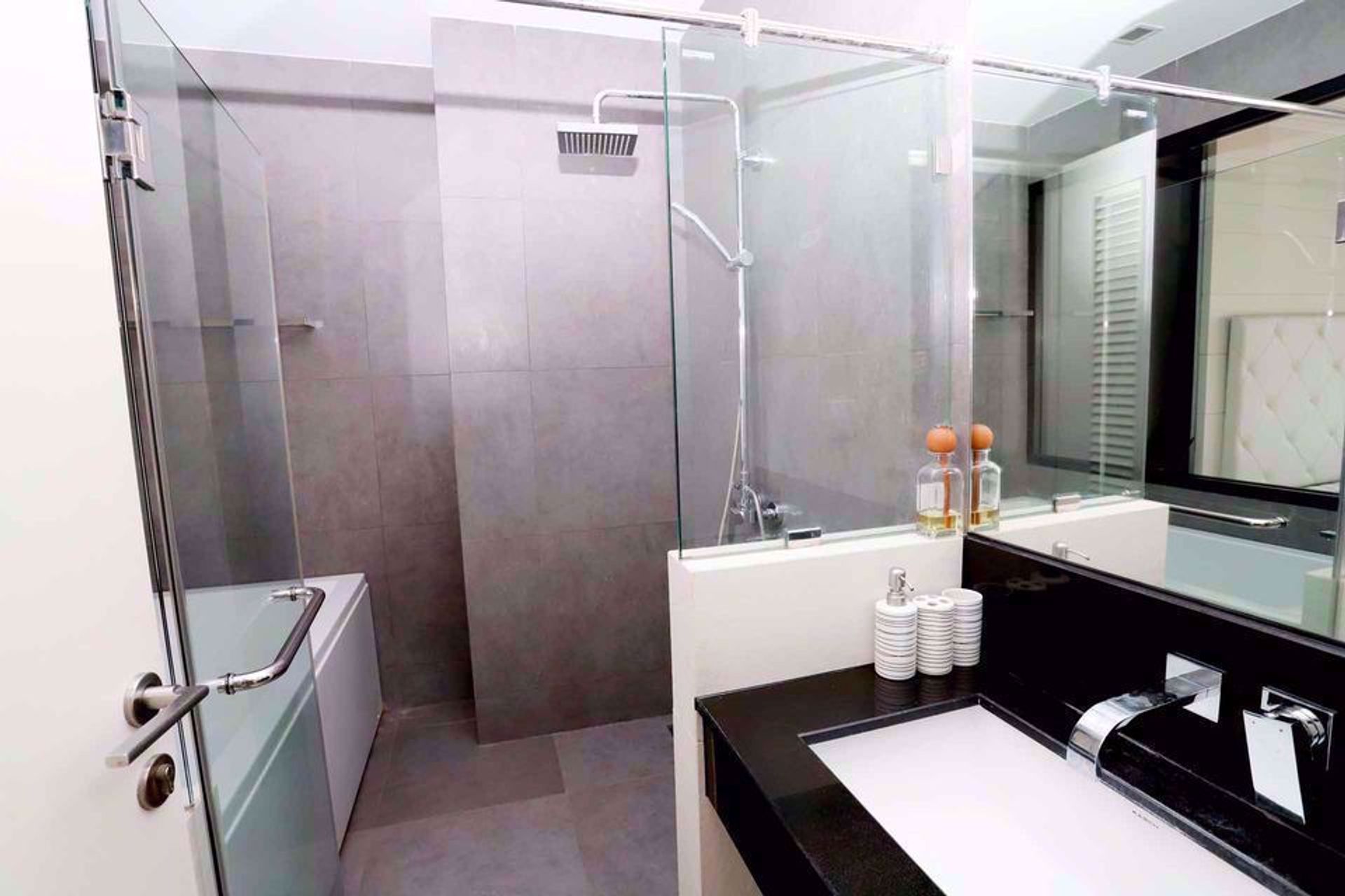 Condominium in , Krung Thep Maha Nakhon 12212247