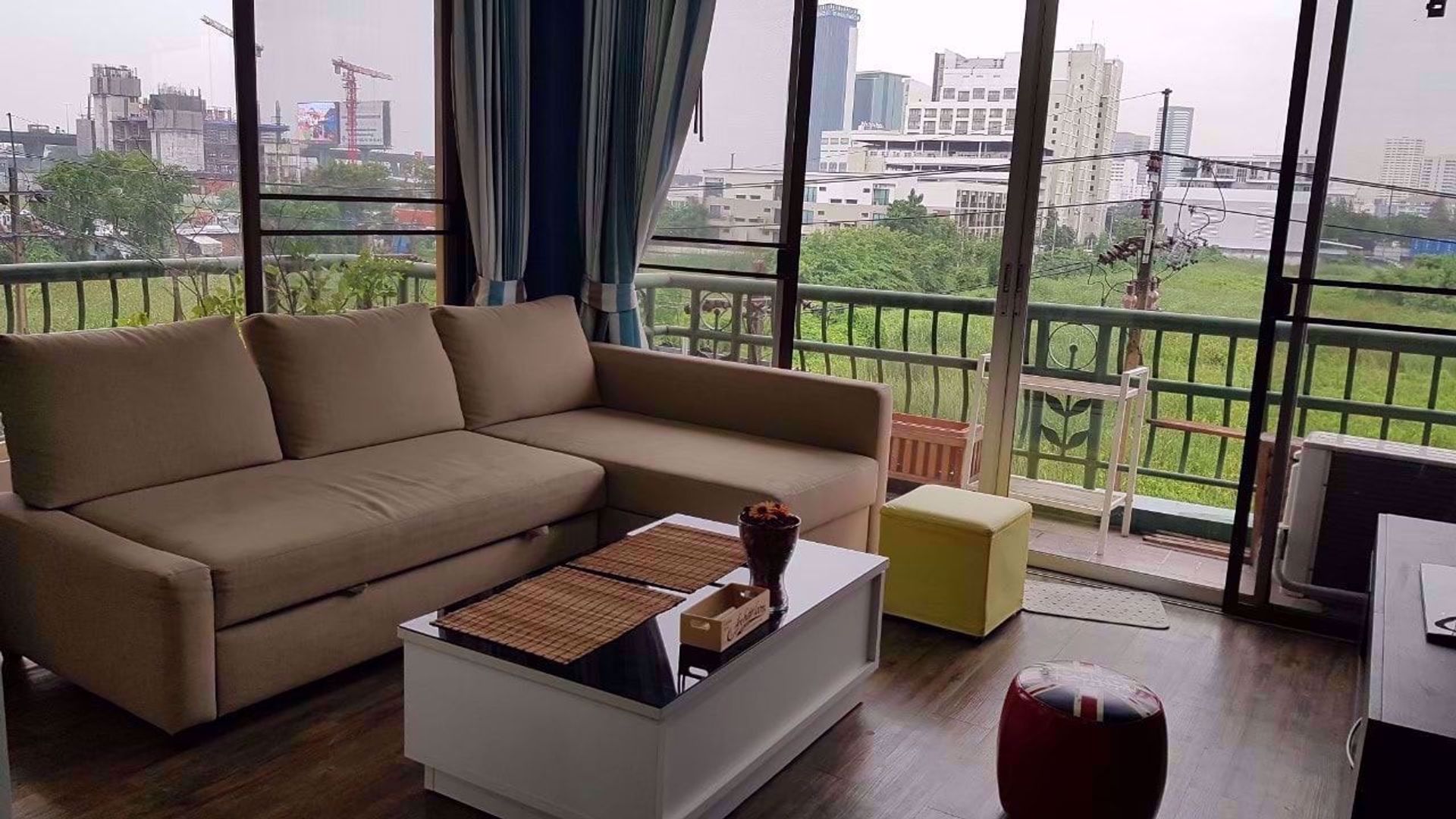 Condominium dans Ban Khlong Sarai, Krung Thep Maha Nakhon 12212266