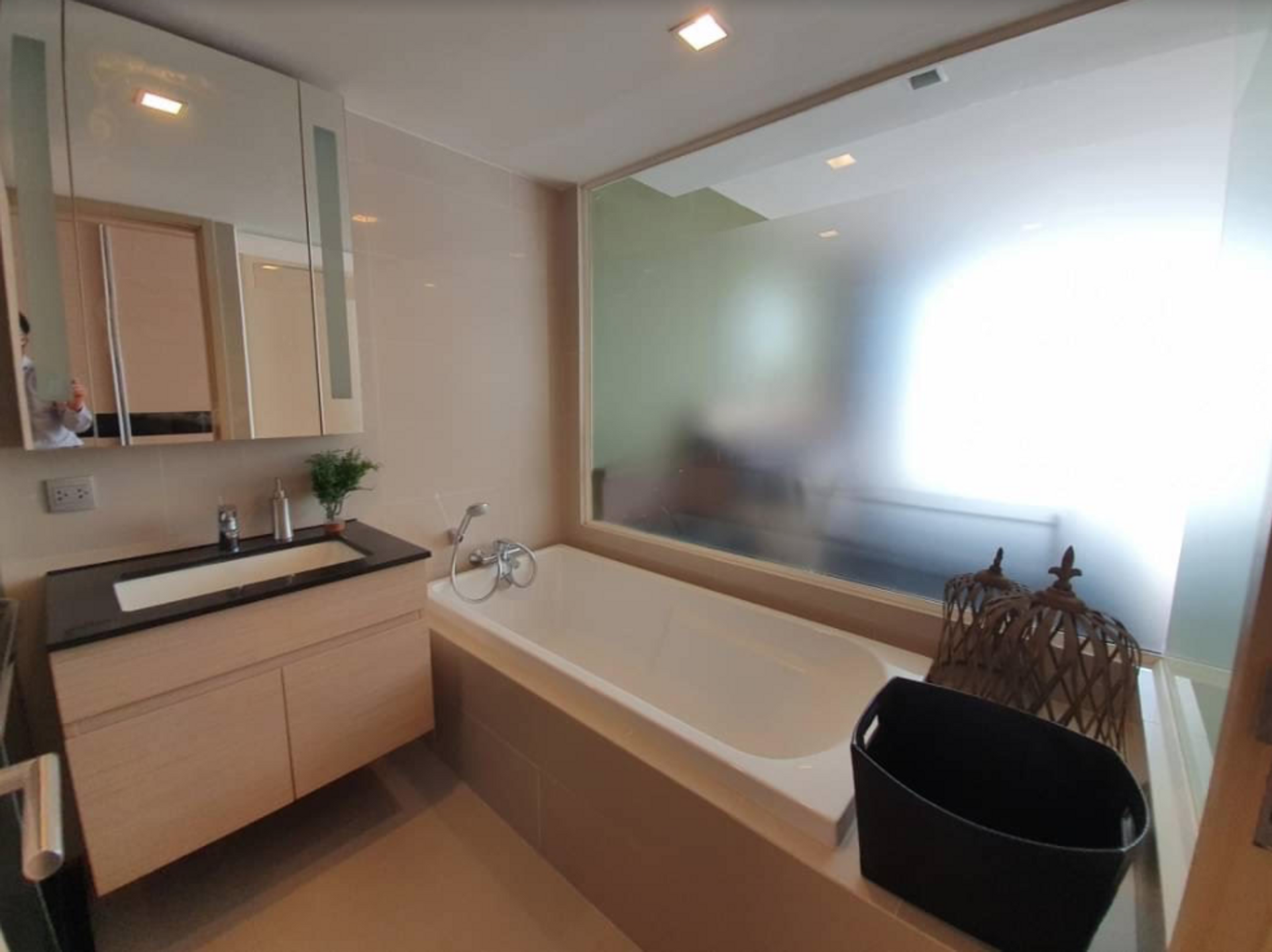 Condominium in Watthana, Krung Thep Maha Nakhon 12212292