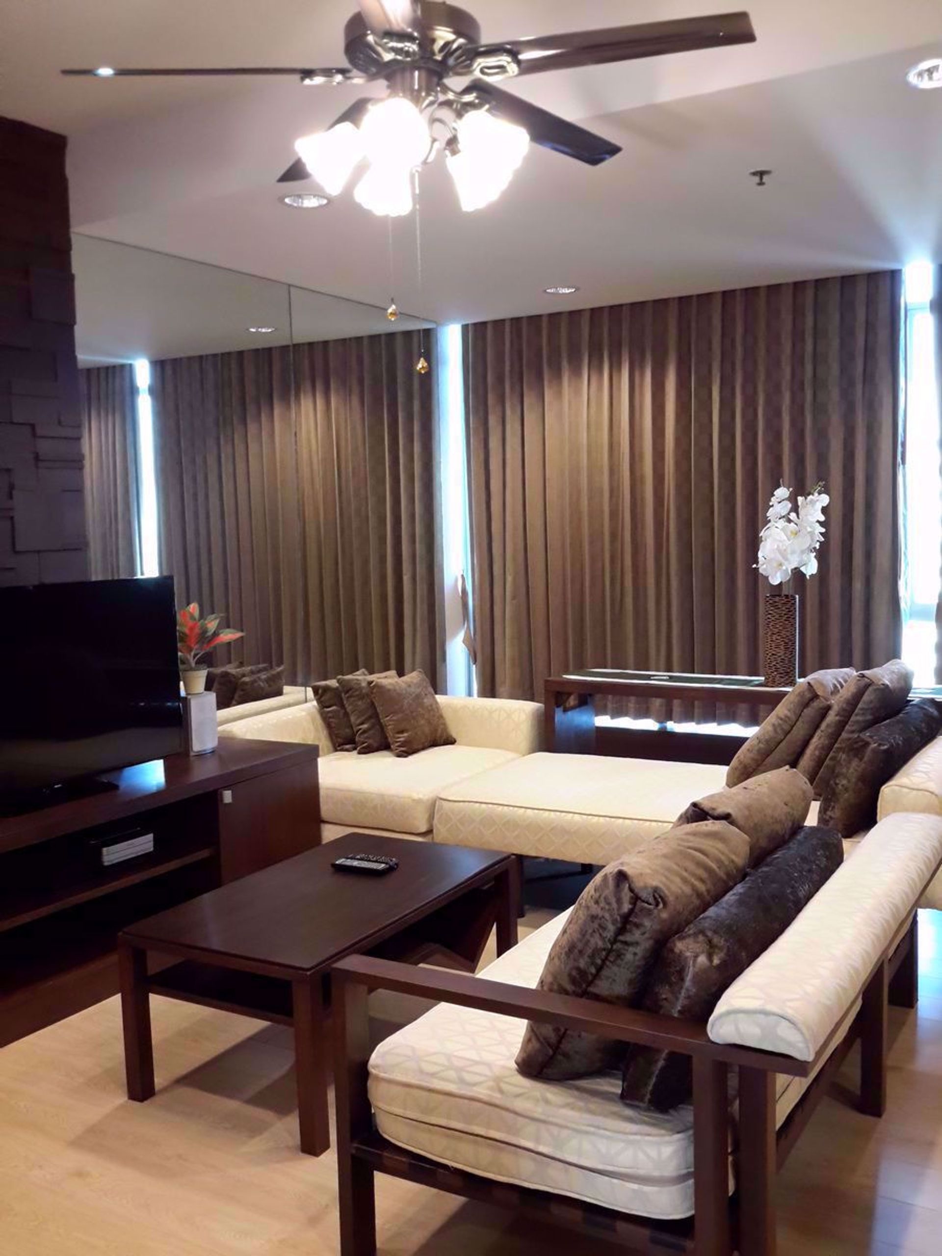 Condominium in Godown, Krung Thep Maha Nakhon 12212372