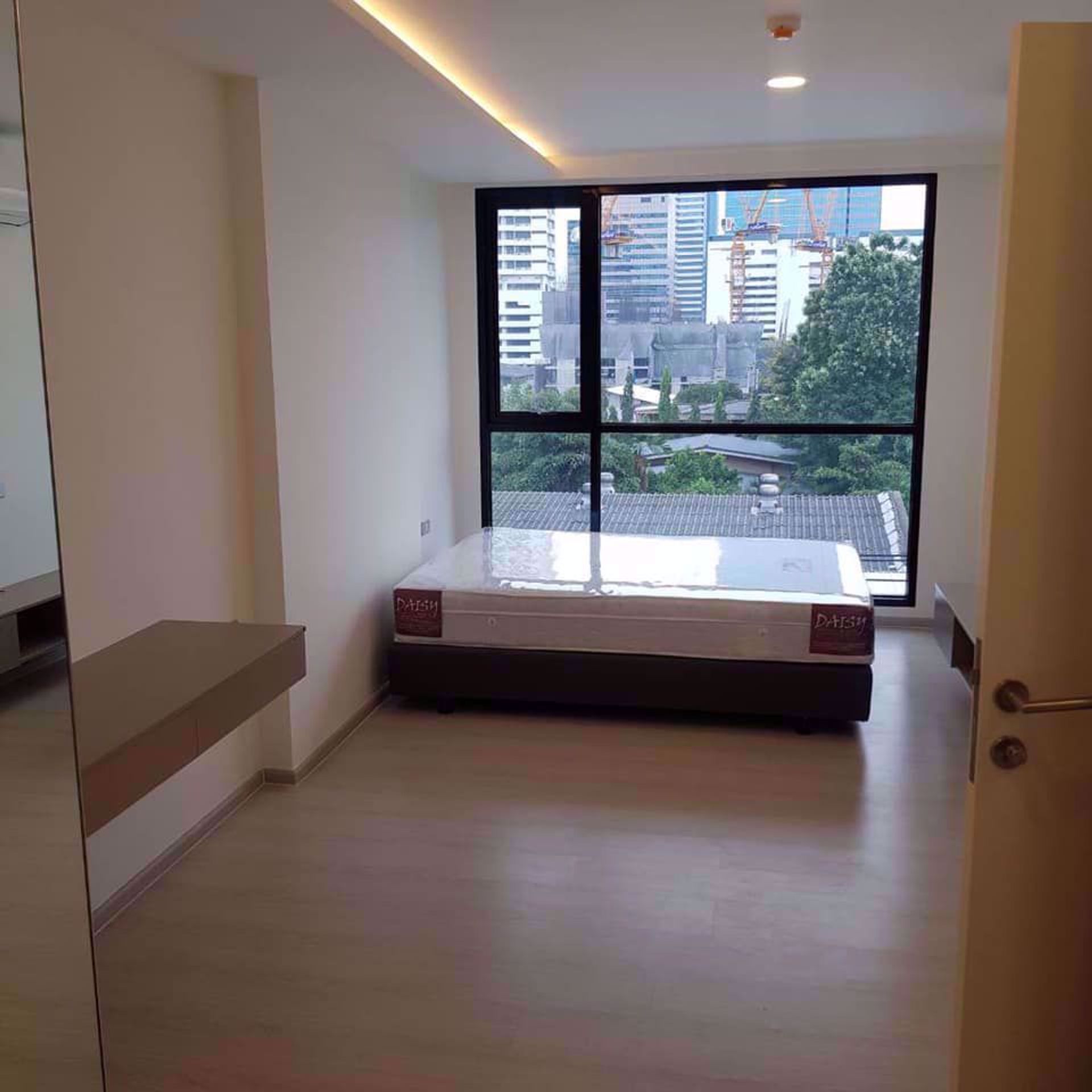 Condominium dans Khlong Toei, Krung Thep Maha Nakhon 12212448