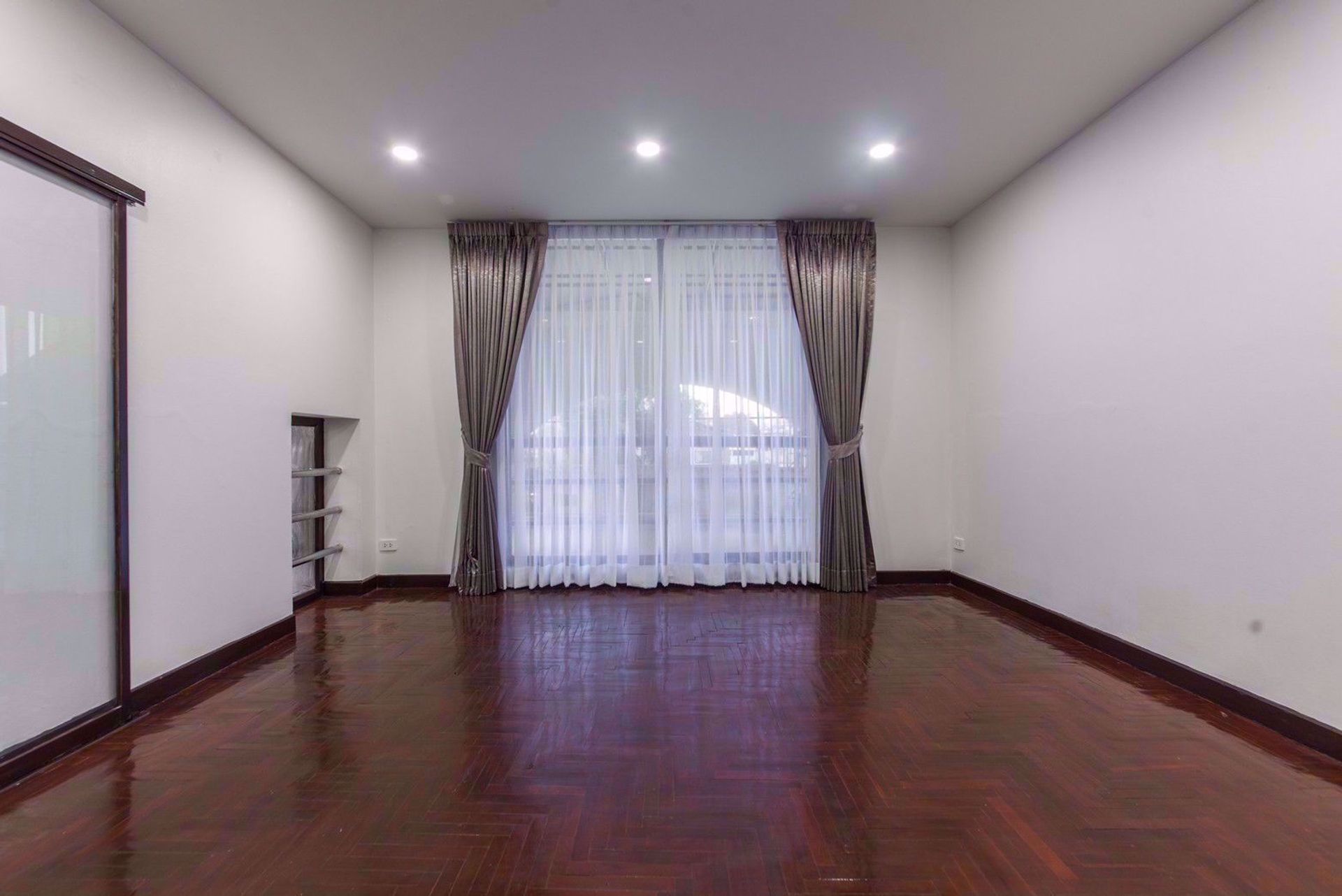 Hus i , Krung Thep Maha Nakhon 12212530