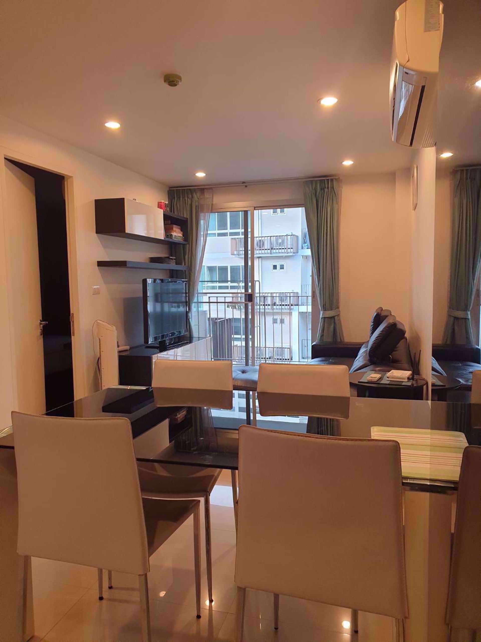 Condominium in Watthana, Krung Thep Maha Nakhon 12212584