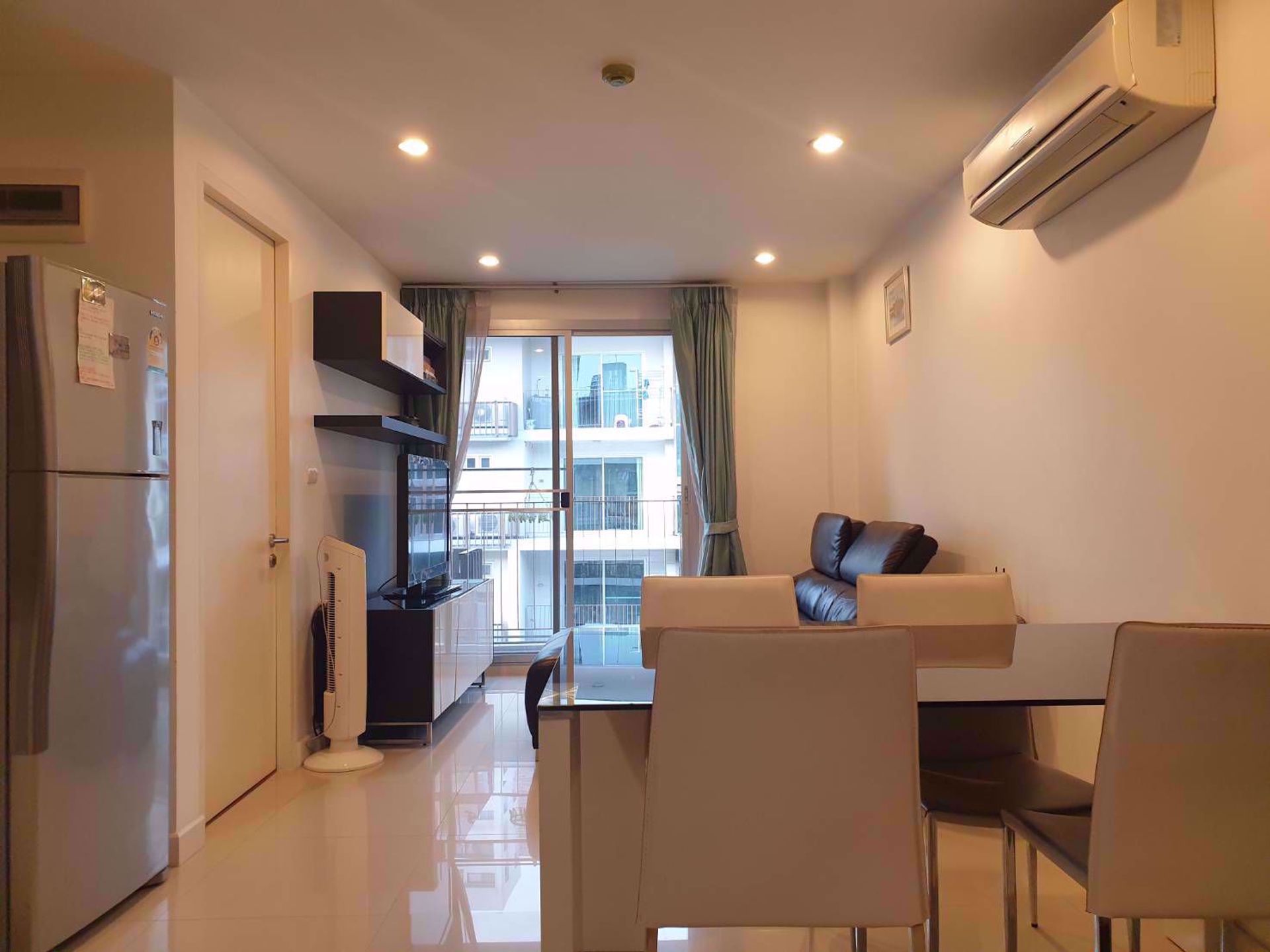 Condominium in Watthana, Krung Thep Maha Nakhon 12212584