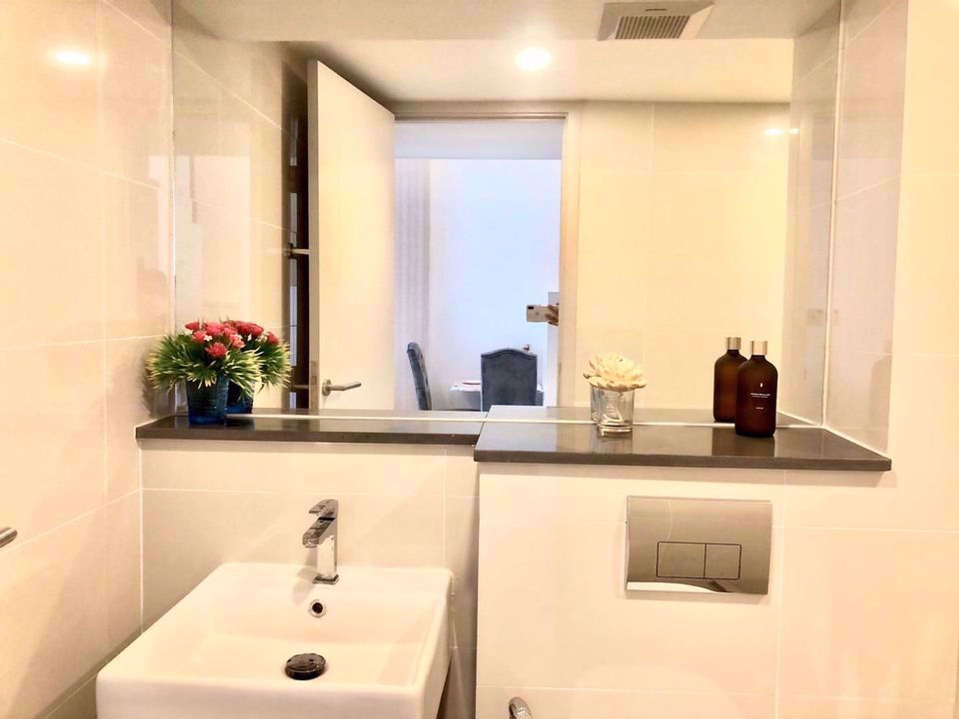 Condominium in , Krung Thep Maha Nakhon 12212611