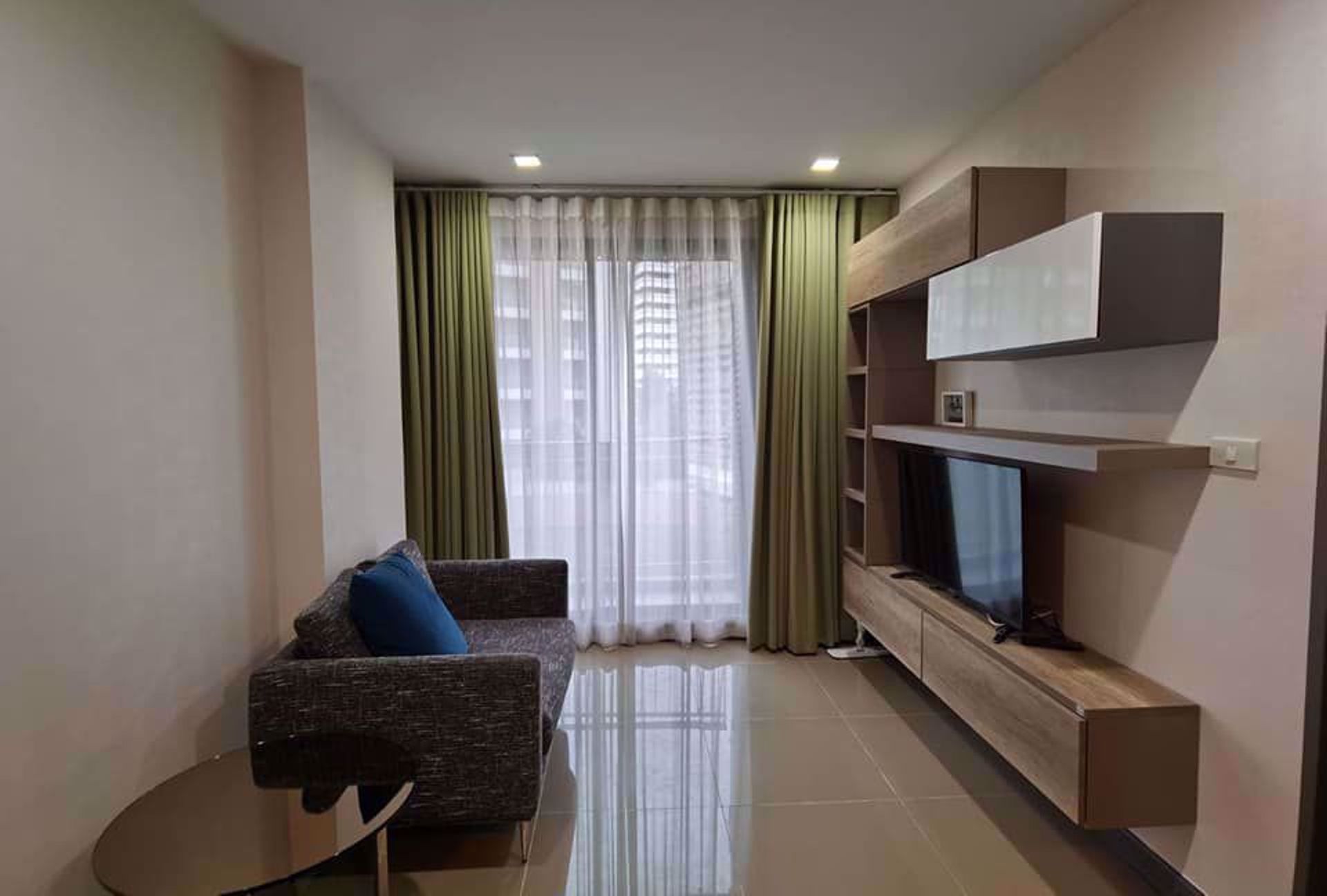 Condominium in Khlong Toei, Krung Thep Maha Nakhon 12212613