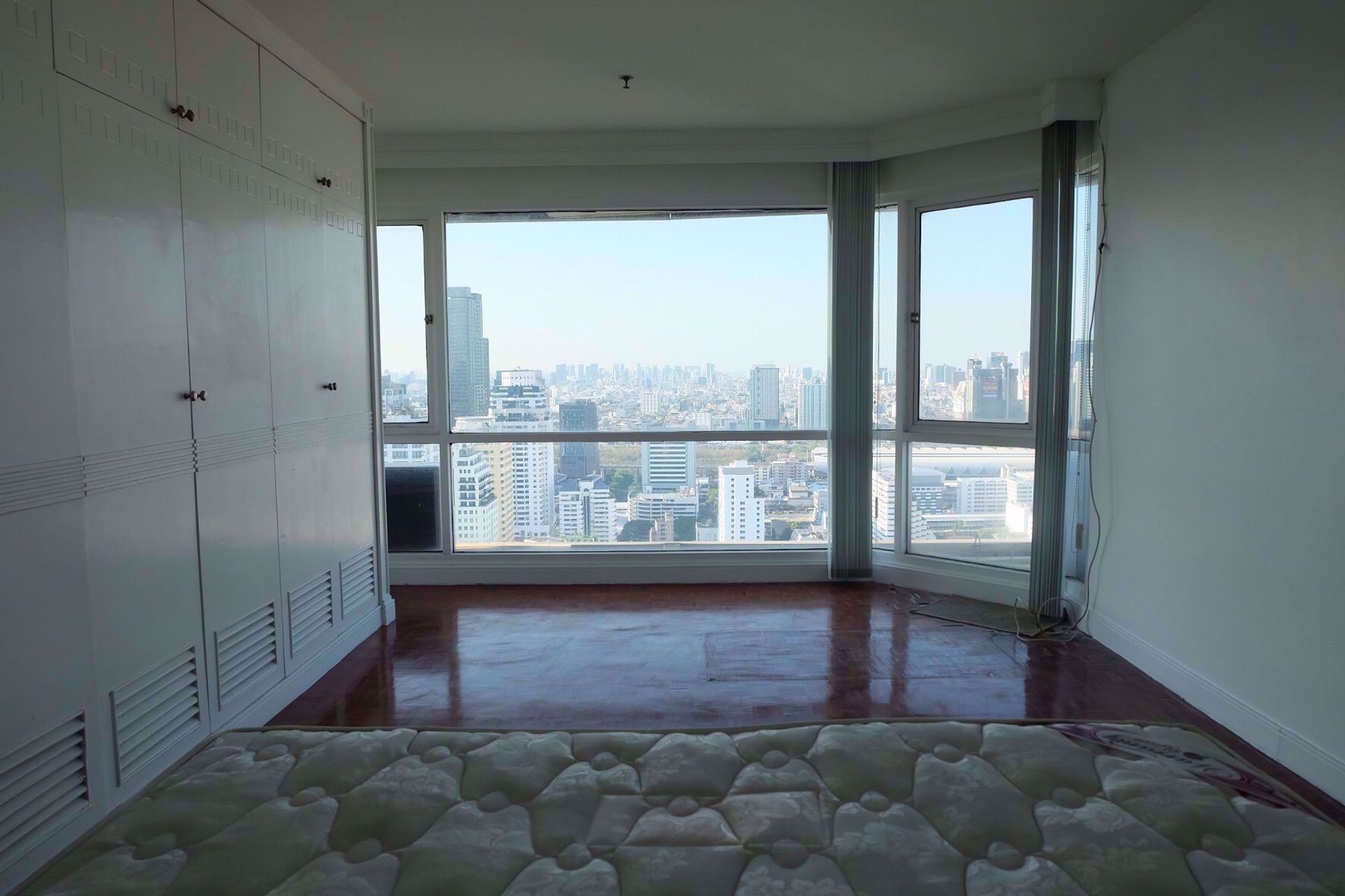 Condominio en Ban Na Song, Krung Thep Maha Nakhon 12212675